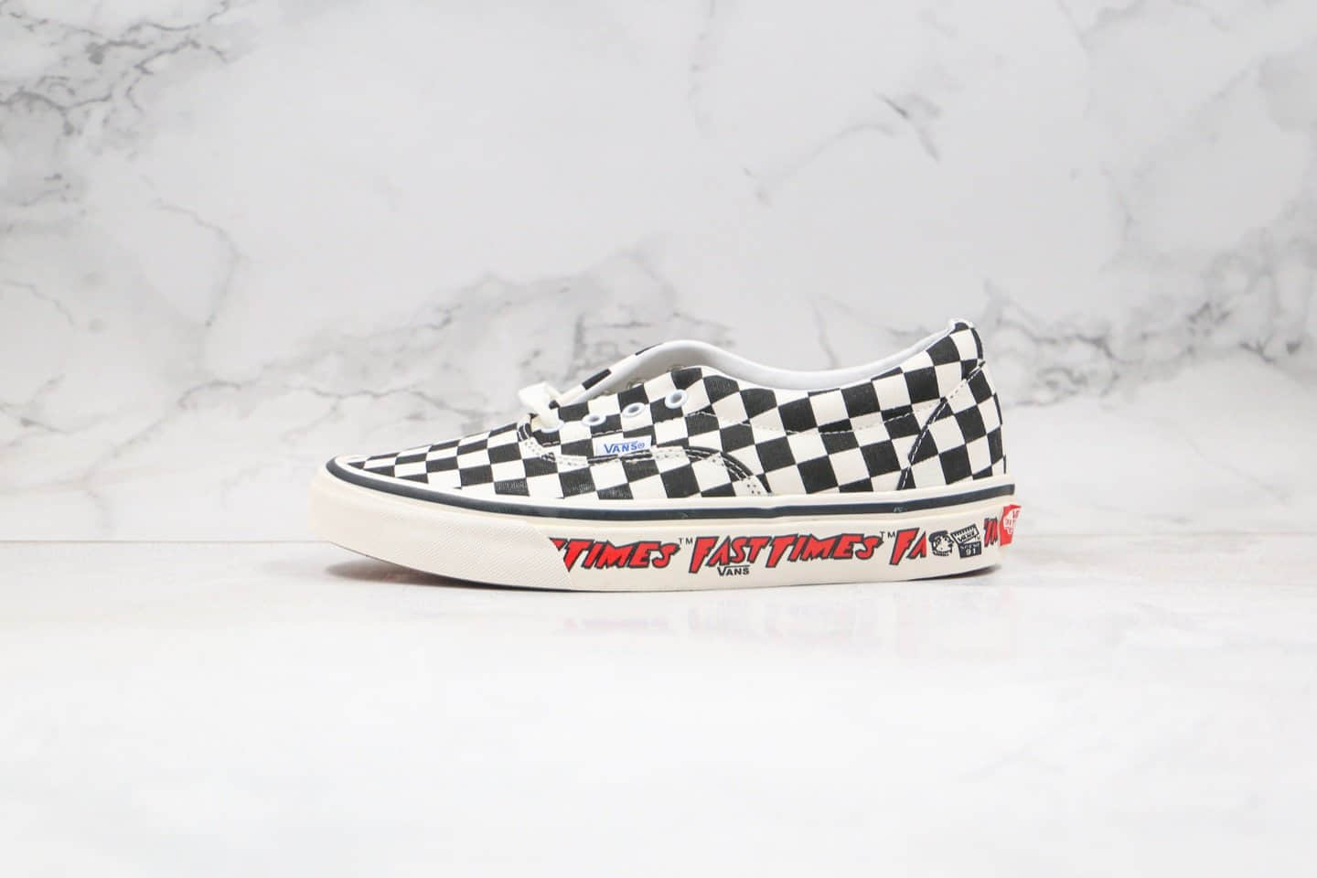 万斯VANS Slip-On公司级版本低帮红色字母棋盘格子开放学府同款原楦头纸板打造内置钢印 (ID:35836) - 图片1