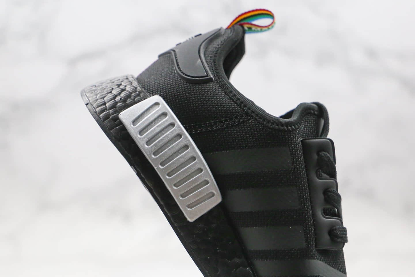 阿迪达斯Adidas NMD R1纯原版本黑银色撞色爆米花跑鞋原盒原标原档案数据开发 货号:Q47261