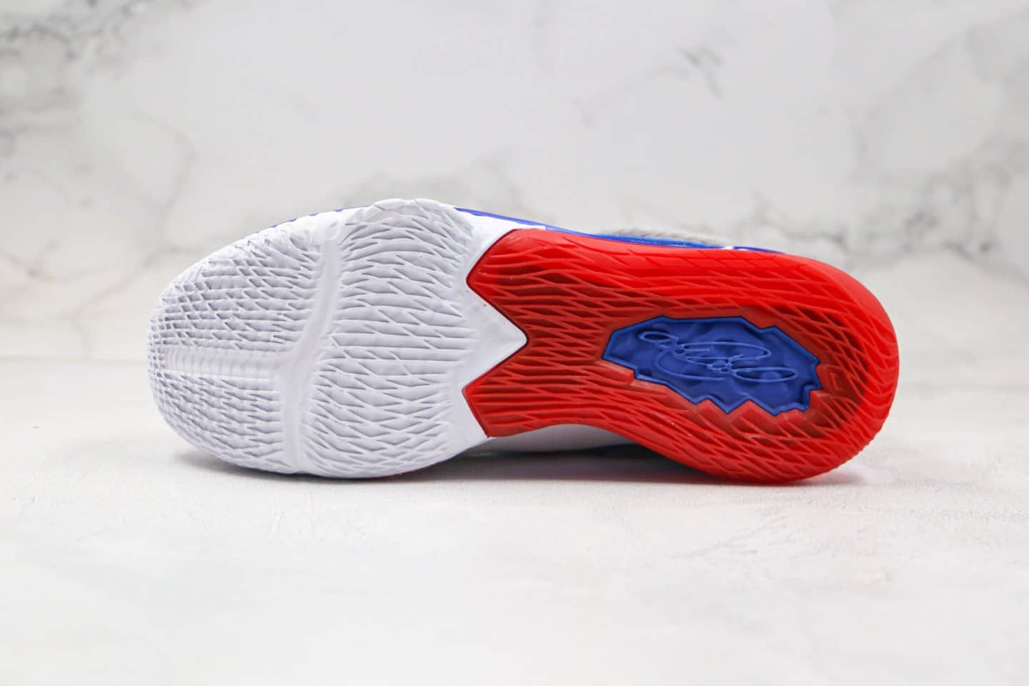 耐克Nike LeBron 17 Low“ Tune Squad”纯原版本詹姆斯17代低帮大灌篮兔八哥白红蓝色原楦开发全码出货 货号：敏感内容5007-100