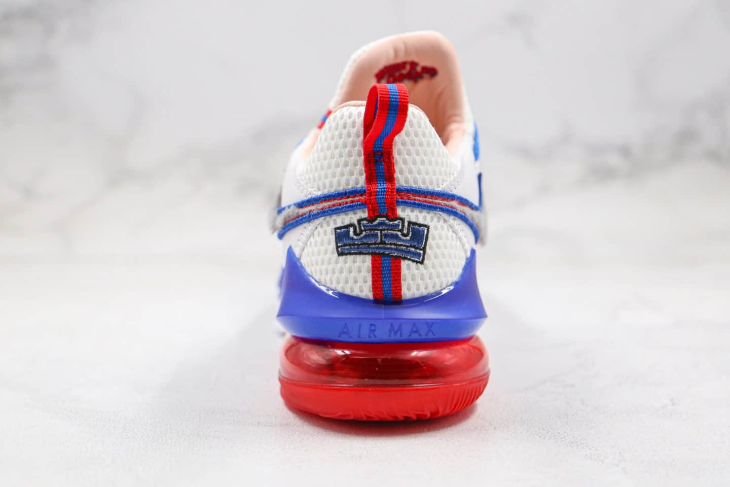 耐克Nike LeBron 17 Low“ Tune Squad”纯原版本詹姆斯17代低帮大灌篮兔八哥白红蓝色原楦开发全码出货 货号：敏感内容5007-100