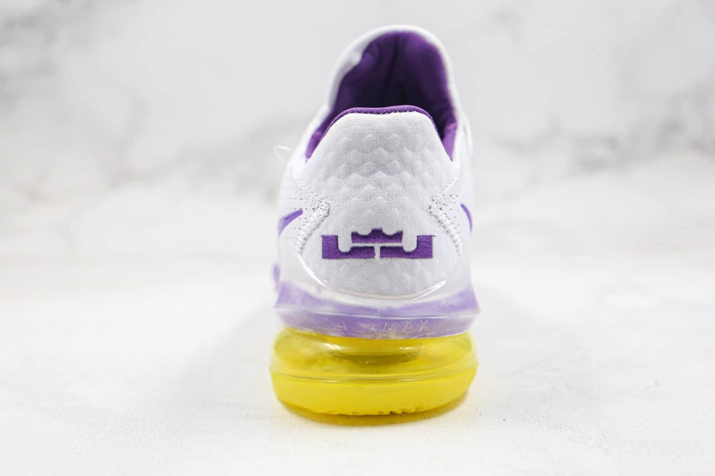 耐克Nike LeBron 17 Low Lakers Home纯原版本詹姆斯17代篮球鞋白紫绿色内置气垫支持实战 货号：敏感内容5007-102