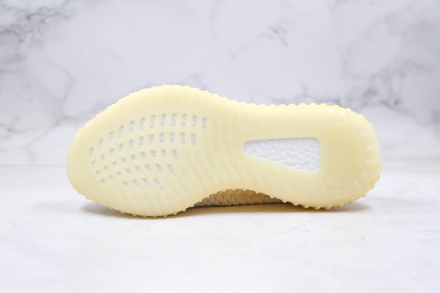 阿迪达斯Adidas Yeezy 350 V2 “Abez”公司级版本椰子350V2新氧化天使奶油淡敏感内容原织面 货号：FZ5246