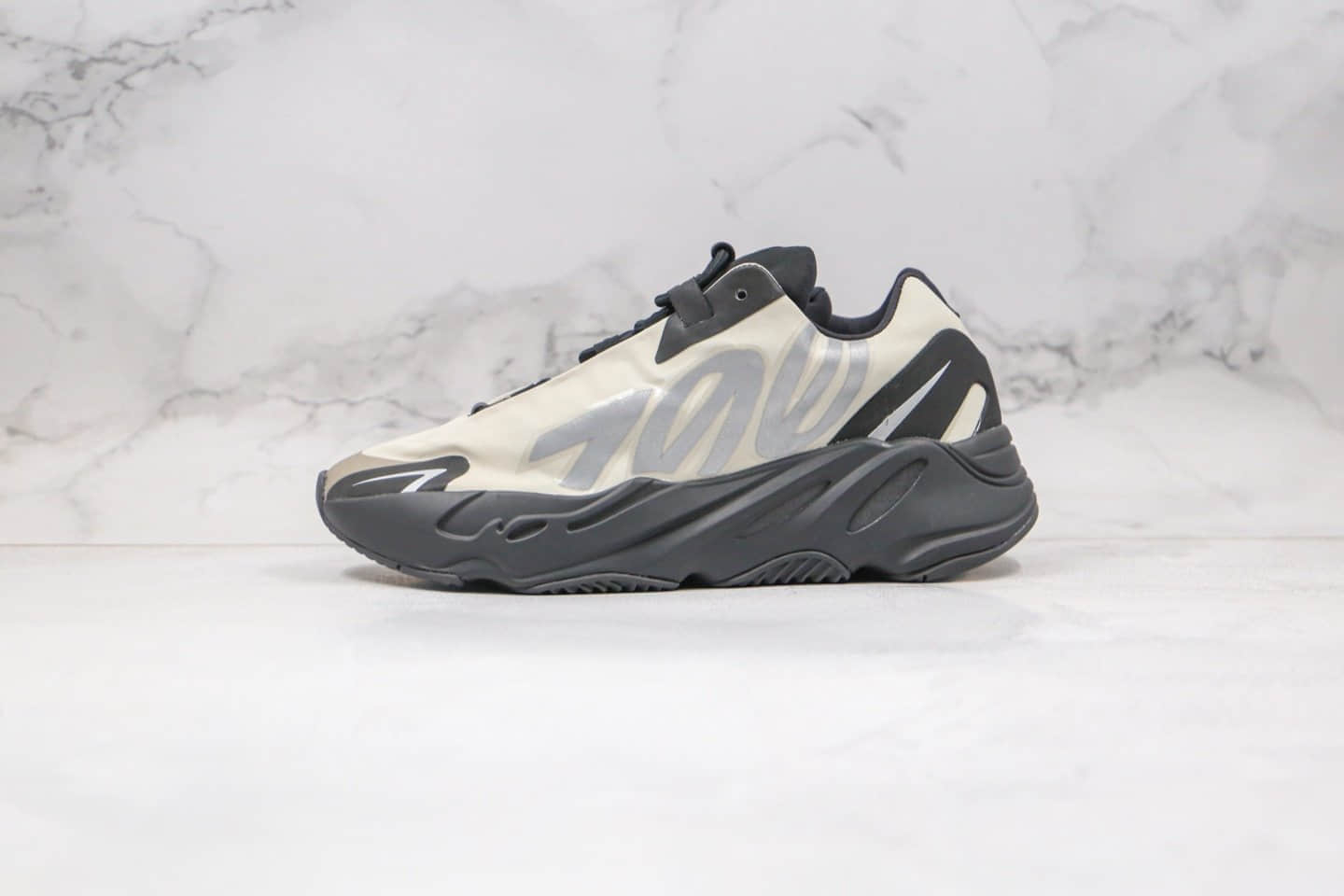 阿迪达斯Adidas Yeezy Boost 700V3纯原版本椰子700三代爆米花跑鞋水泥灰黑色原盒原标 (ID:40404) - 图片1