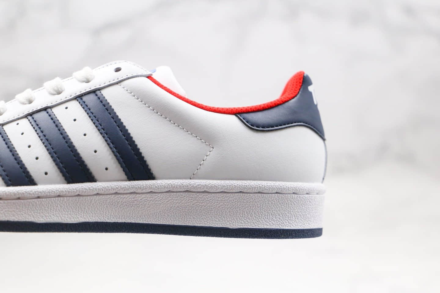 阿迪达斯adidas Superstar纯原版本贝壳头白蓝红色原楦开发头层皮料 货号:FV8270