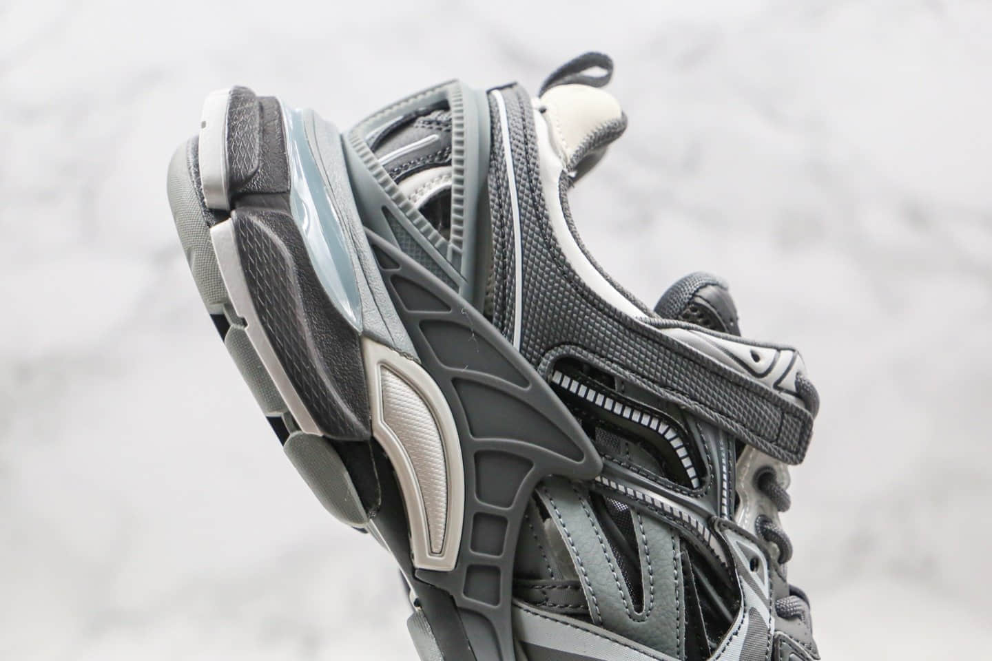 巴黎世家Balenciaga Track 4.0纯原版本四代复古老爹鞋黑灰色原档案数据开发原盒配件齐全
