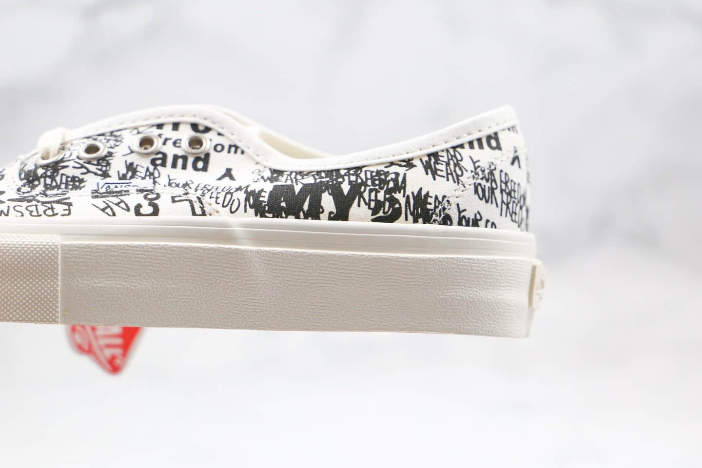 万斯VANS VAULT x COMME des GARCONS Authentic LX 敏感内容G川久保玲联名款公司级版本字母涂鸦印花白黑色限量版原盒原标 型号:SYV57
