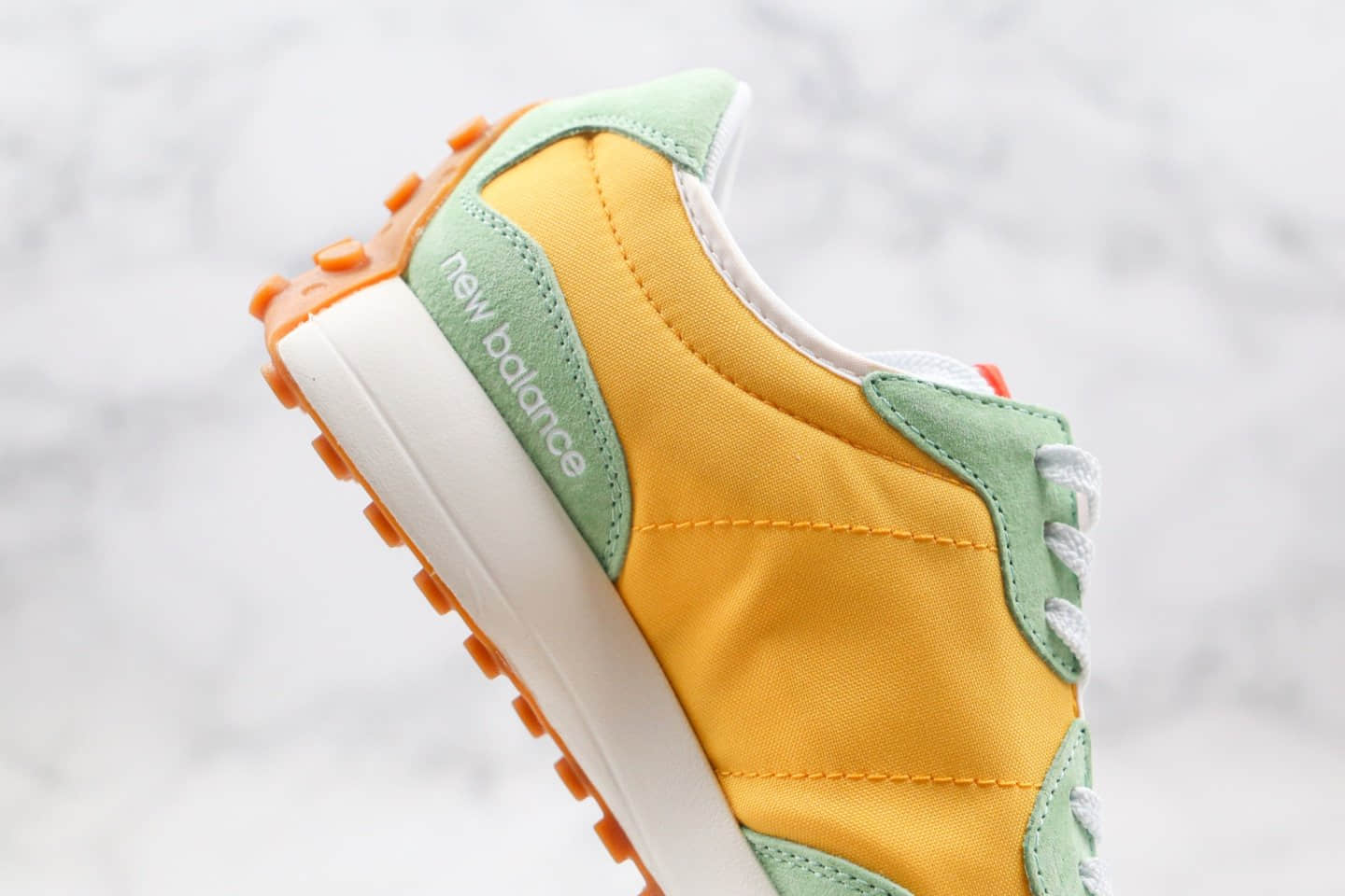 新百伦New Balance 327纯原版本复古慢跑鞋NB327黄绿桔红色原盒原标正确鞋面材质 货号：MS327L敏感内容