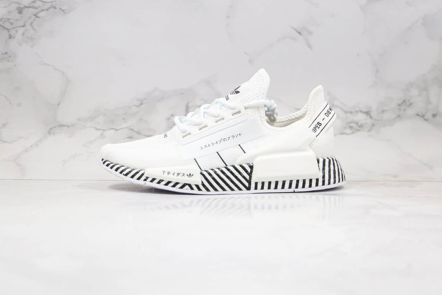 阿迪达斯adidas NMD R1 V2纯原版本爆米花跑鞋NMD二代日文条纹白黑色原厂巴斯夫缓震大底 (ID:44069) - 图片1