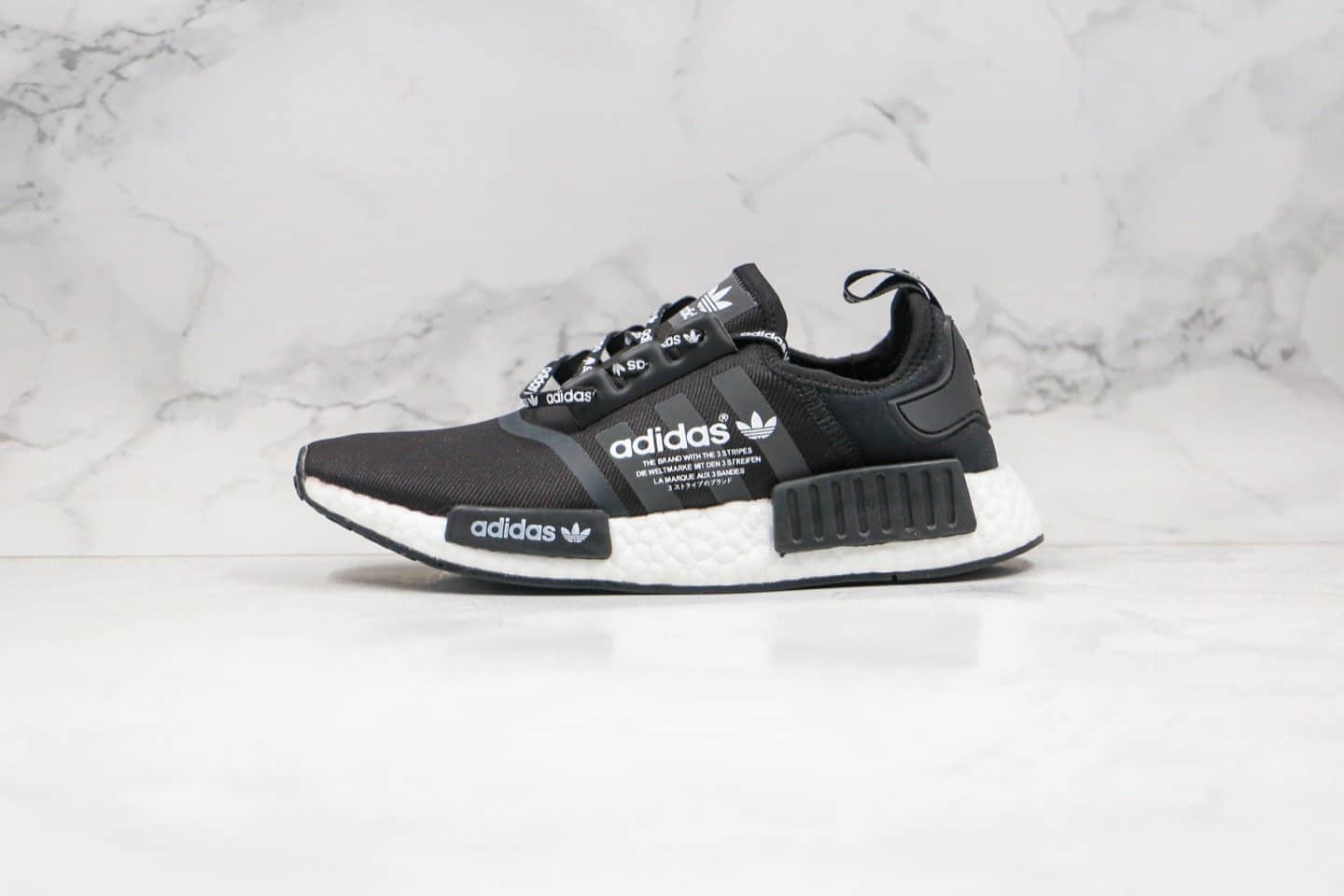 阿迪达斯adidas NMD R1 Primeknit Triple Black纯原版本爆米花跑鞋黑白字母印花原装高弹Boost大底 货号:F99711