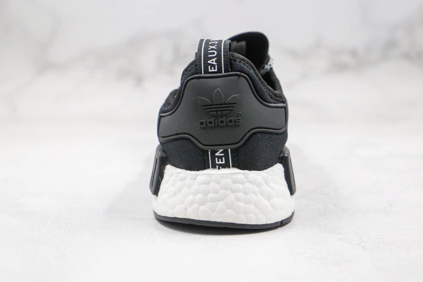 阿迪达斯adidas NMD R1 Primeknit Triple Black纯原版本爆米花跑鞋黑白字母印花原装高弹Boost大底 货号:F99711