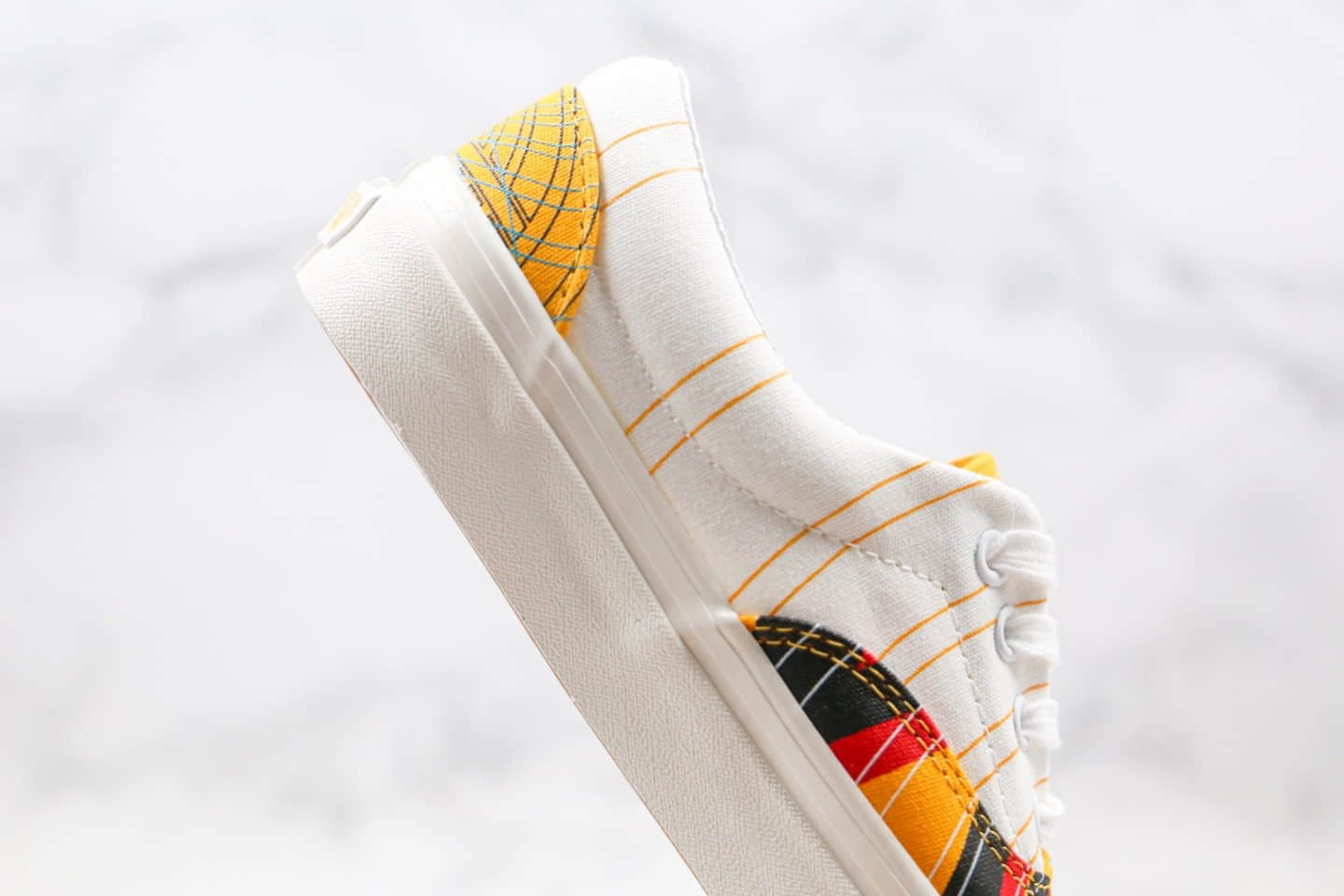 万斯Vans Authentic公司级版本安纳海姆彩色印花刺绣涂鸦炫彩米敏感内容低帮帆布鞋原厂硫化大底 货号:VNOA2RR1VY9