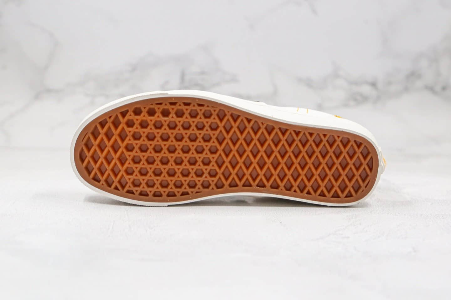 万斯Vans Authentic公司级版本安纳海姆彩色印花刺绣涂鸦炫彩米敏感内容低帮帆布鞋原厂硫化大底 货号:VNOA2RR1VY9