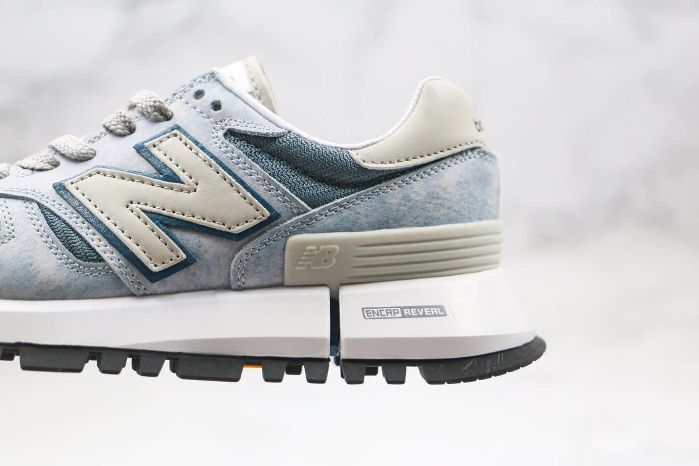 新百伦New Balance 1300纯原版本复古老爹鞋NB1300薄荷蓝色浅蓝色原档案数据开发正确鞋面卡色 货号:MS1300TB