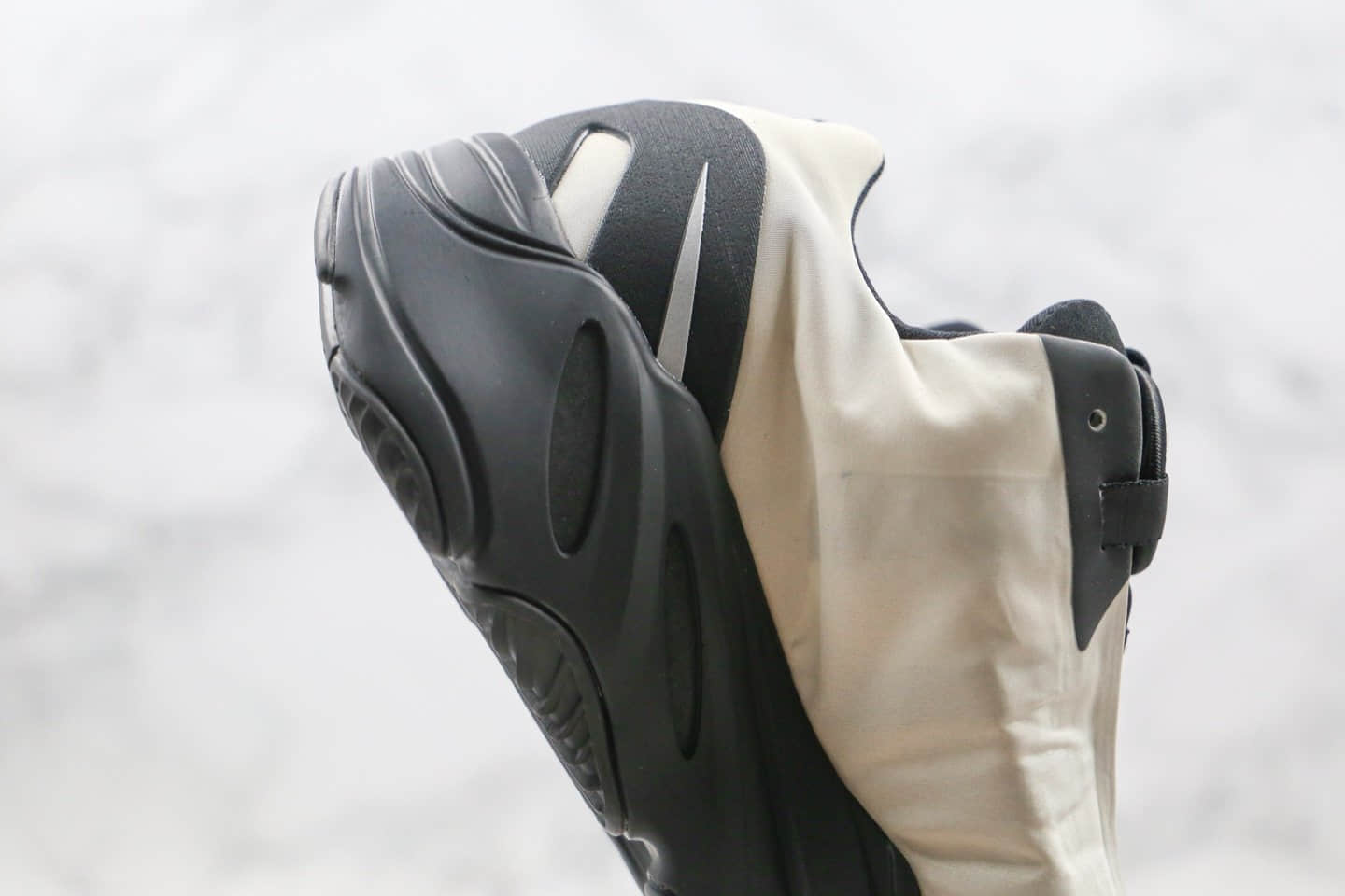 阿迪达斯Adidas Yeezy Boost 700 MNVN Orange椰子700MNVN老爹鞋灰黑色3M反光内置真爆米花缓震大底原盒原标 货号：FY3729