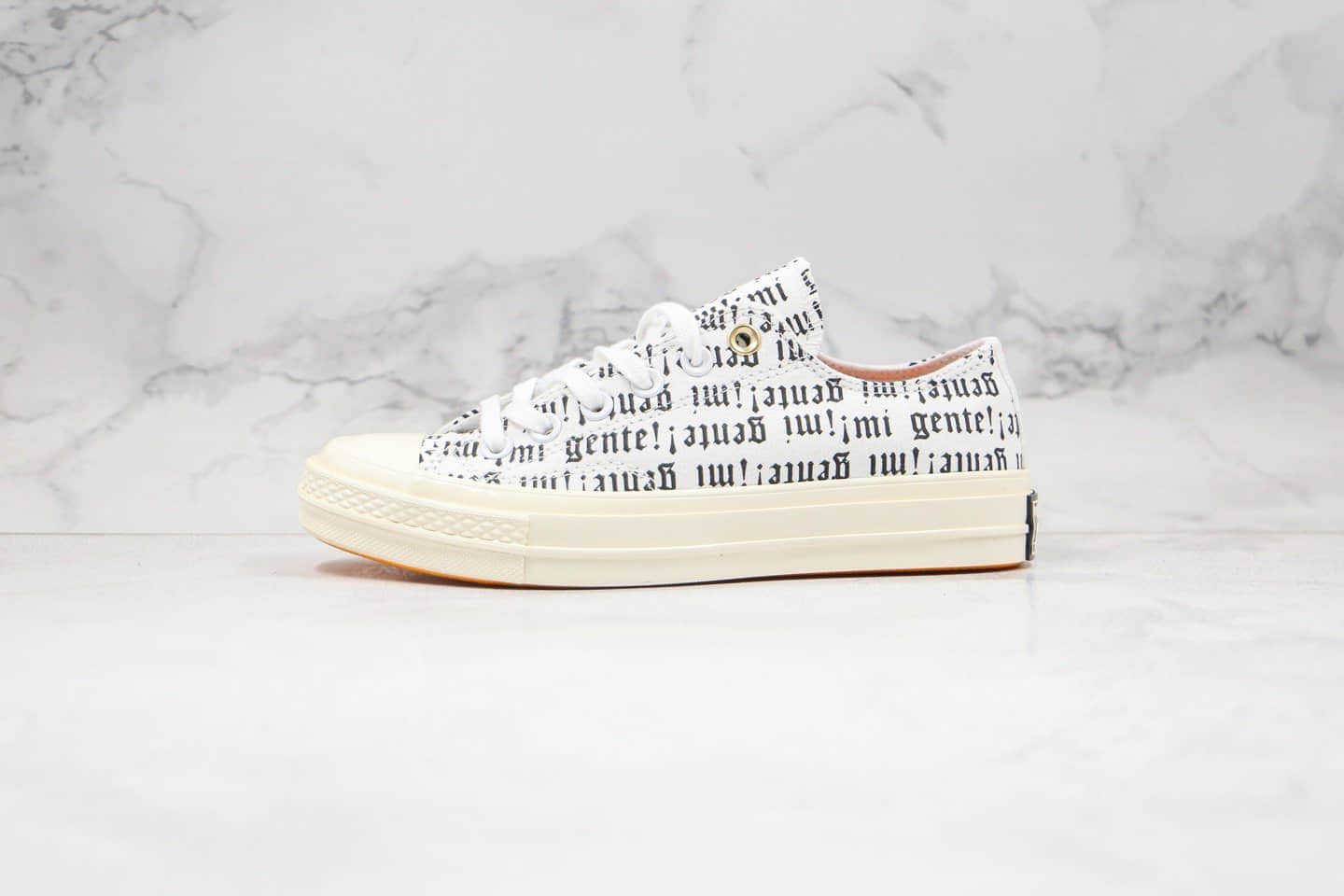 匡威Converse x J Balvin Willy William公司级版本西班牙乐队联名款低帮白黑色字母印花帆布鞋正确双围条硫化蓝底 (ID:47454) - 图片1