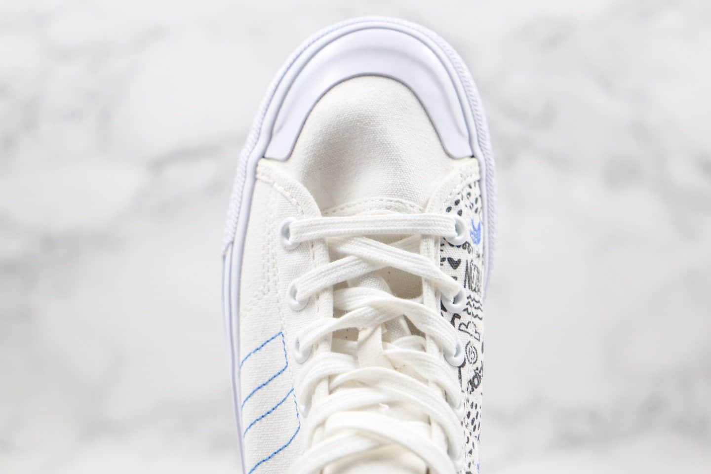 阿迪达斯Adidas Nizza HI RF纯原版本高帮白蓝色涂鸦不对称设计NIZZA帆布鞋原档案数据开发 货号:FY3092