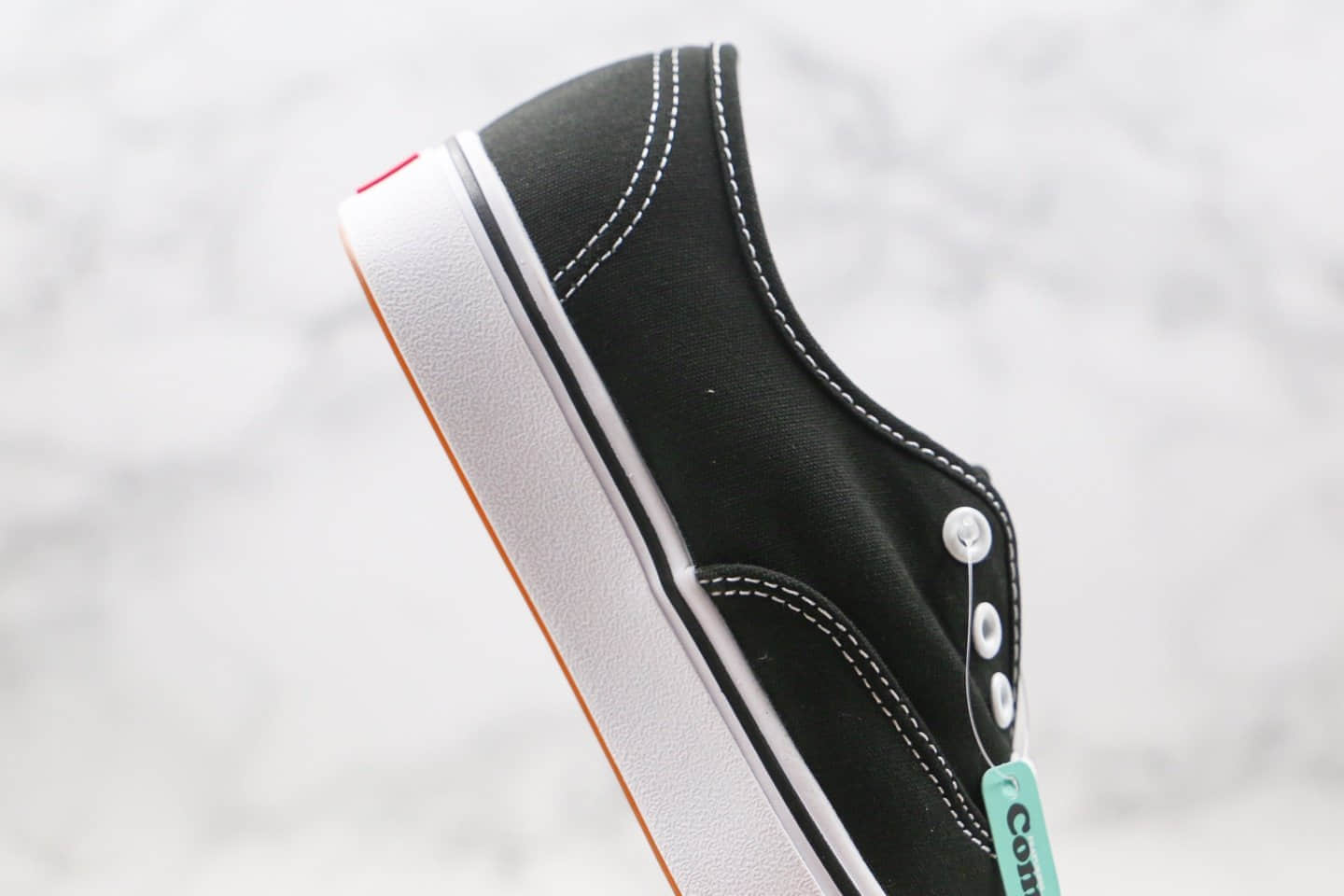 万斯VANS ComfyCush Authentic公司级版本安纳海姆轻量化黑白色硫化板鞋原盒原标 货号：VN0A3WM视频内容NE