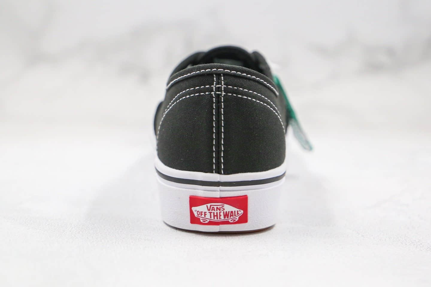 万斯VANS ComfyCush Authentic公司级版本安纳海姆轻量化黑白色硫化板鞋原盒原标 货号：VN0A3WM视频内容NE