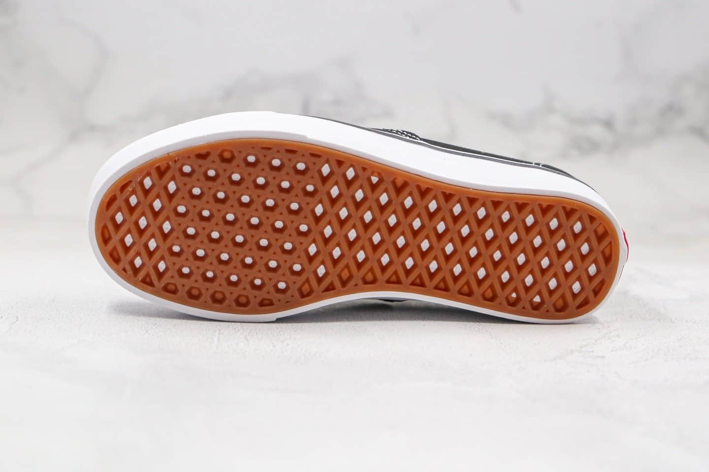 万斯VANS ComfyCush Authentic公司级版本安纳海姆轻量化黑白色硫化板鞋原盒原标 货号：VN0A3WM视频内容NE