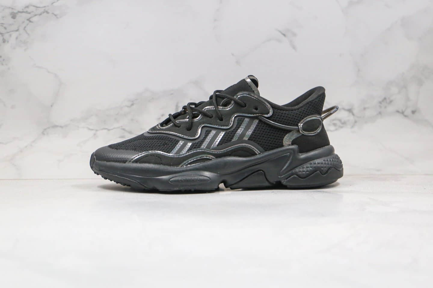 阿迪达斯Adidas OZWEEGO 2020纯原版本水管老爹鞋炫彩黑色原盒原标区别市面通货版本 货号:FV9653