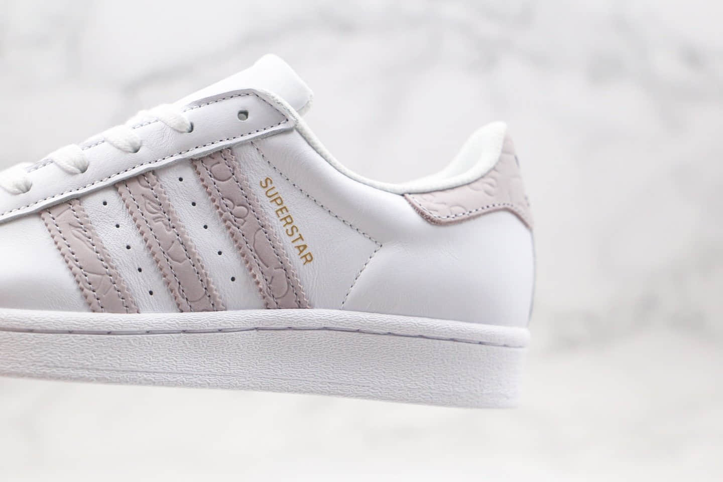 阿迪达斯adidas Originals Superstar纯原版本三叶草贝壳头板鞋花卉女款浅白紫区别市面通货 货号:FW3567