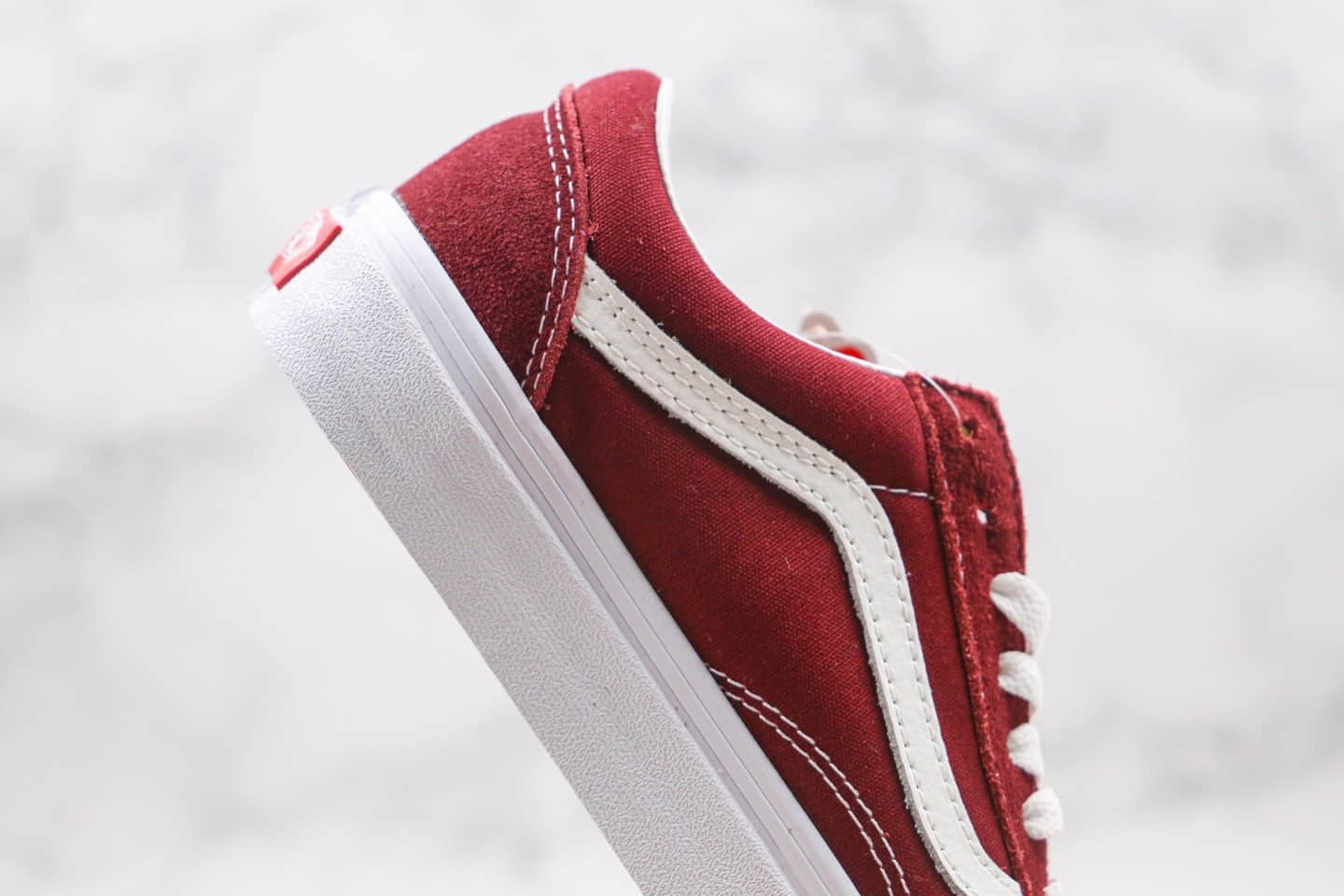 万斯Vans Suede Old Skool公司级版本低帮板鞋酒红色高清洁度 货号:VN0A4U3B6DZ
