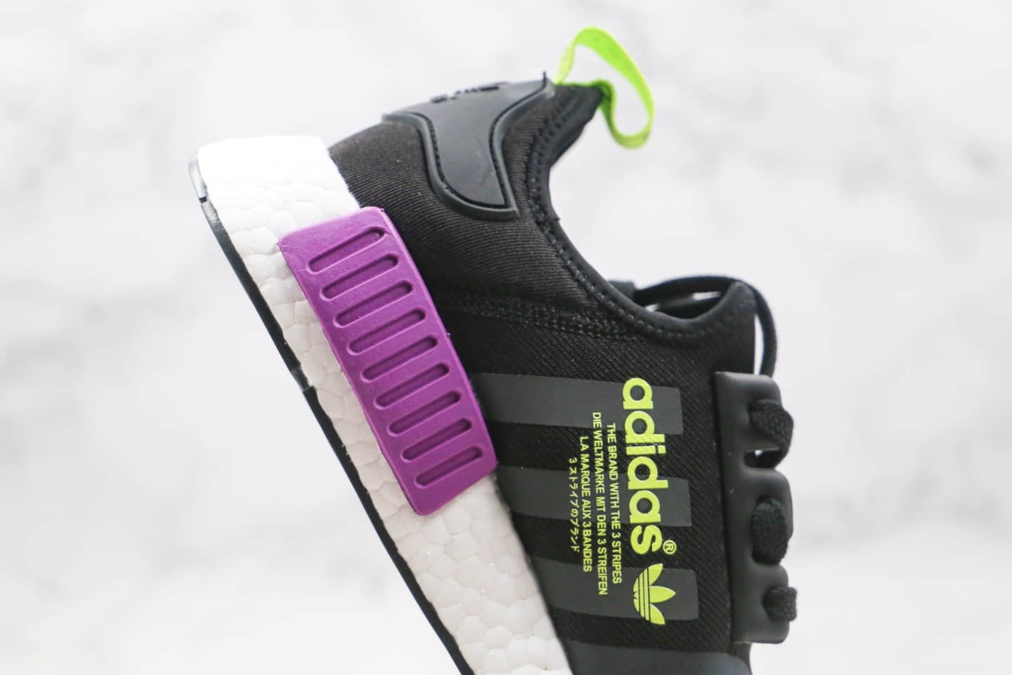 阿迪达斯adidas NMD R1 Primeknit Triple Black纯原版本针织跑鞋黑紫绿色真爆大底 货号:D96627