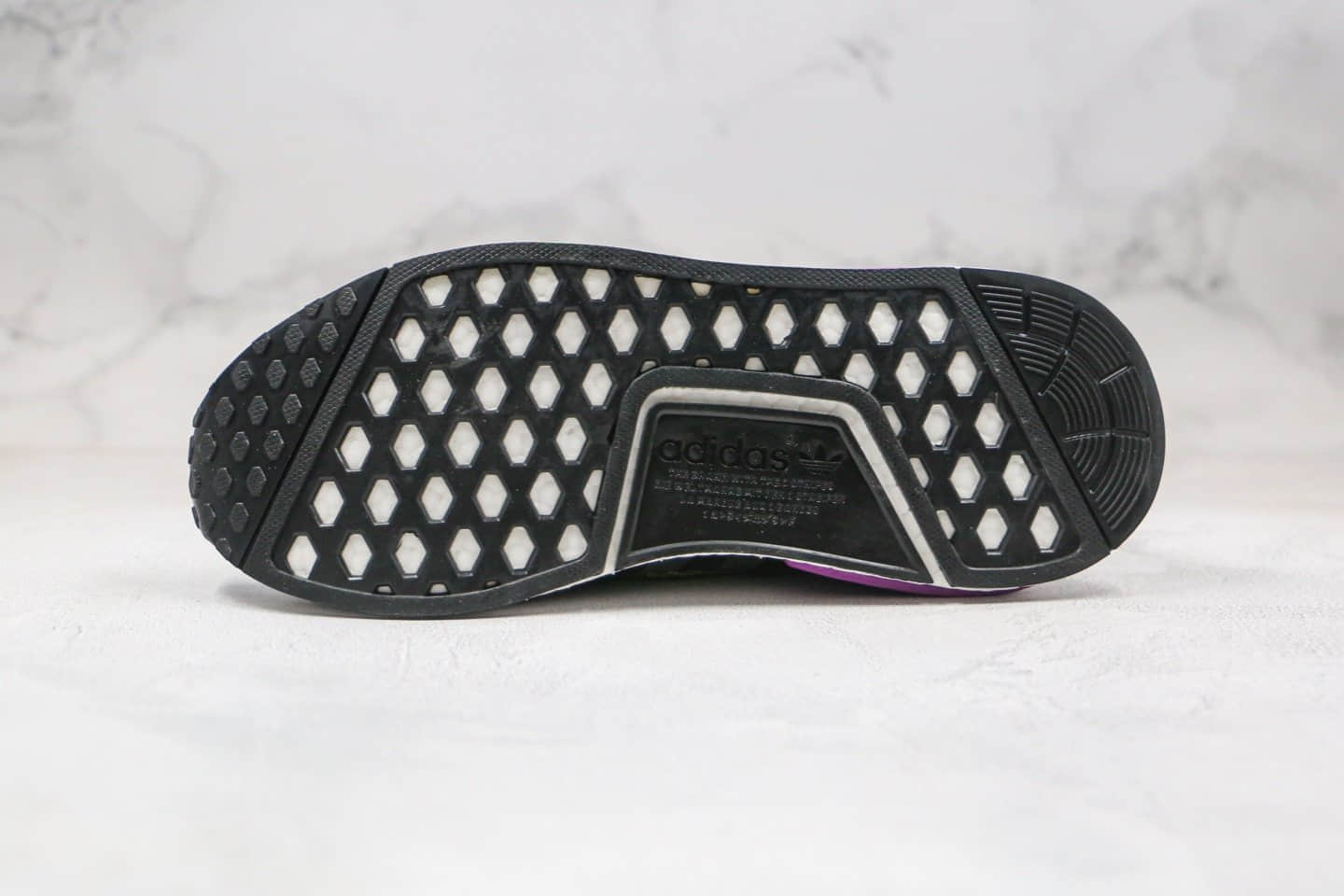 阿迪达斯adidas NMD R1 Primeknit Triple Black纯原版本针织跑鞋黑紫绿色真爆大底 货号:D96627