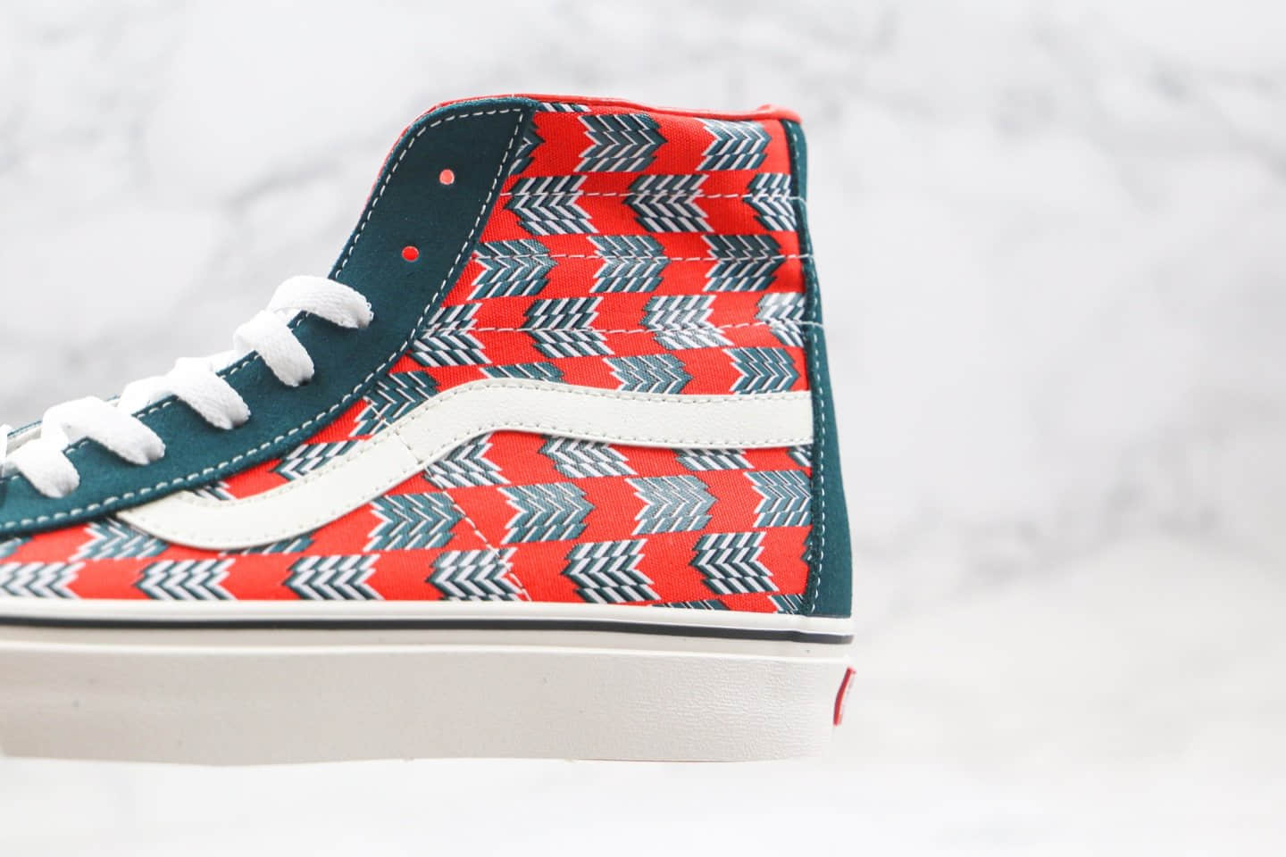 万斯VANS Sk8-Hi 138 Decon SF SURF公司级版本高帮冲敏感内容系列红绿箭头麂皮拼接帆布鞋原盒原标原楦头纸板打造 货号:VN0A3MV122N