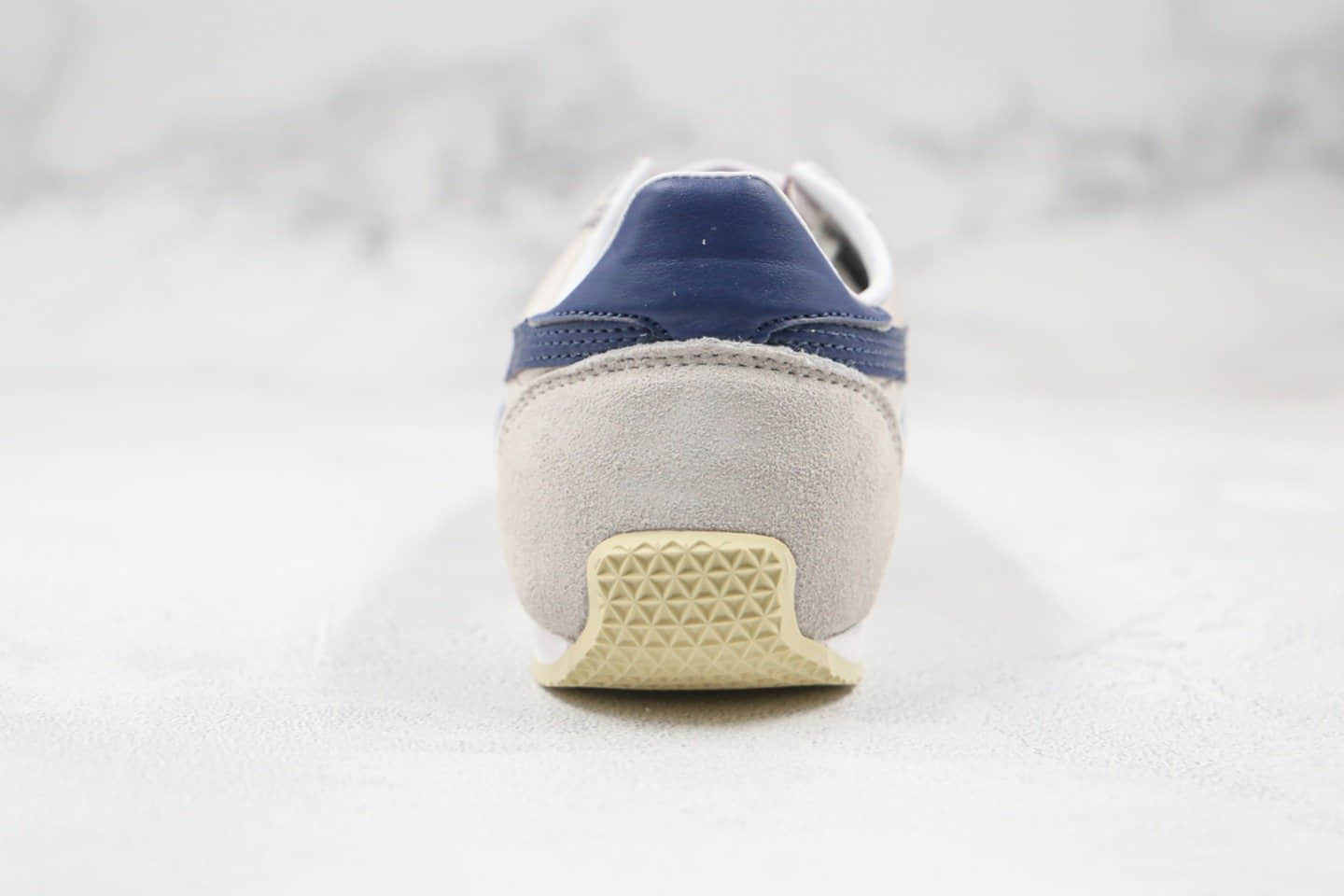 亚瑟士Asics onitsuka tiger纯原版本低帮皮面鬼冢虎阿甘鞋型休闲鞋原厂四联吊牌 货号：TH201L-9950
