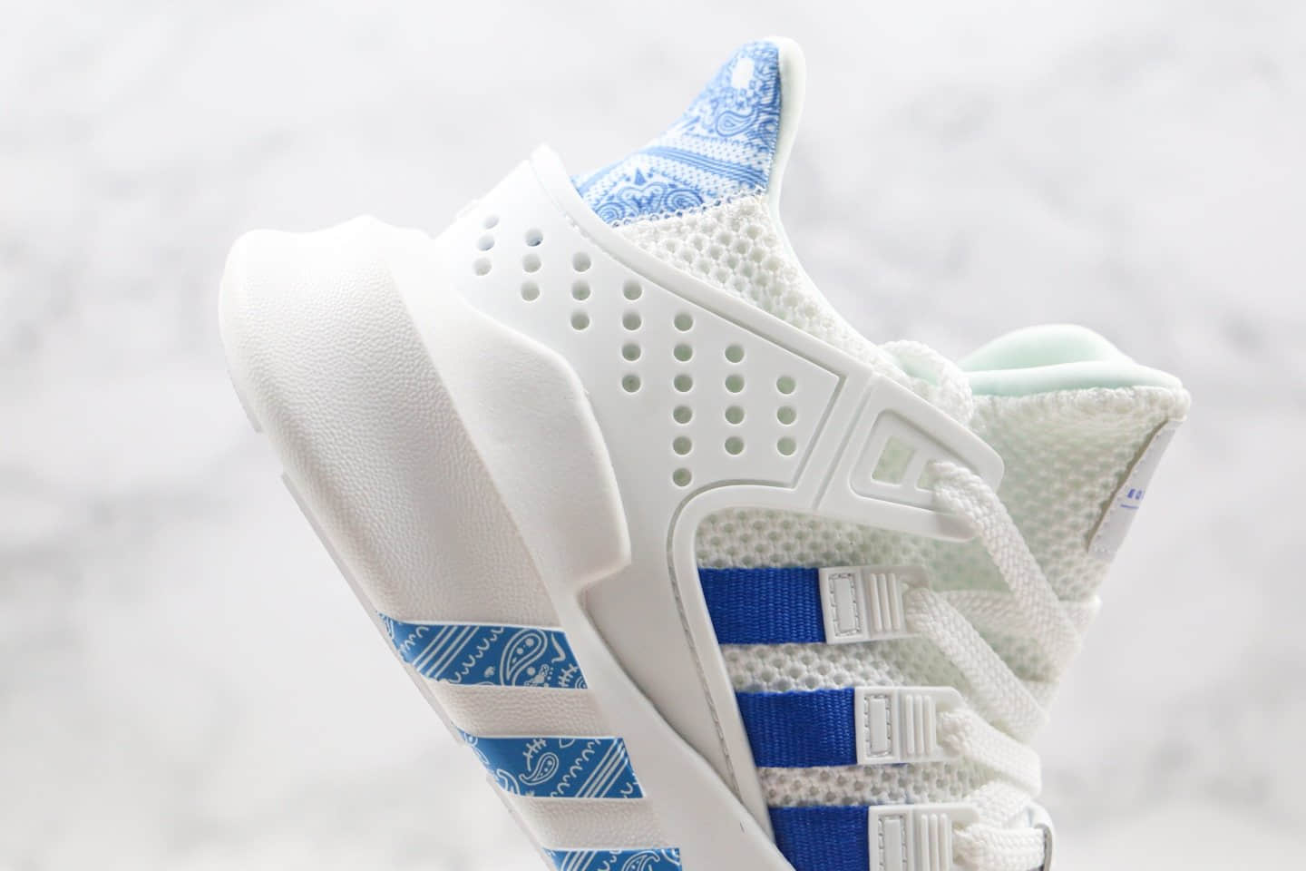 阿迪达斯Adidas EQT BASK ADV纯原版本三叶草EQT慢跑鞋支撑者系列青花瓷白蓝色原盒原标 货号:FV4537