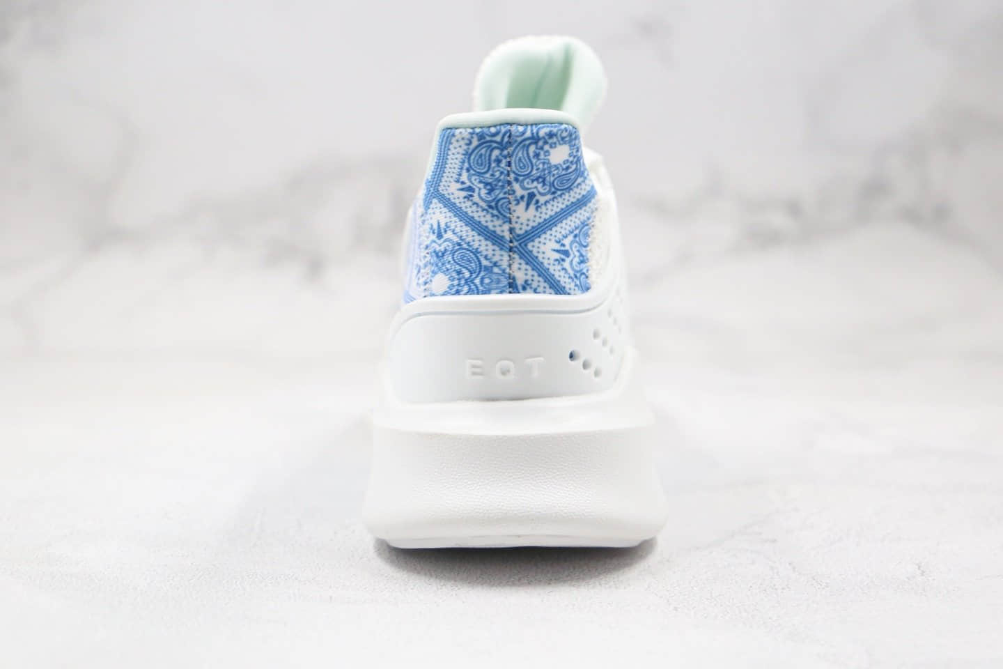 阿迪达斯Adidas EQT BASK ADV纯原版本三叶草EQT慢跑鞋支撑者系列青花瓷白蓝色原盒原标 货号:FV4537