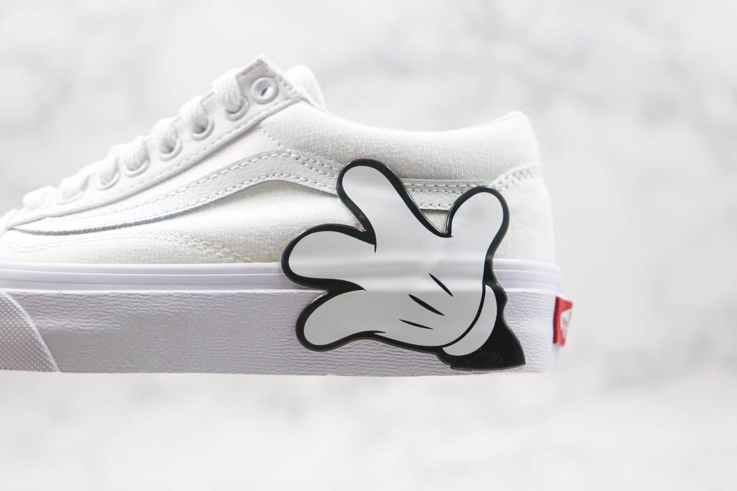 万斯Disney x Vans Old Skool公司级版本迪士尼米奇联名限量款低帮板鞋手掌纯白色高清洁工艺原厂硫化大底 货号:VN0A38G1UNC
