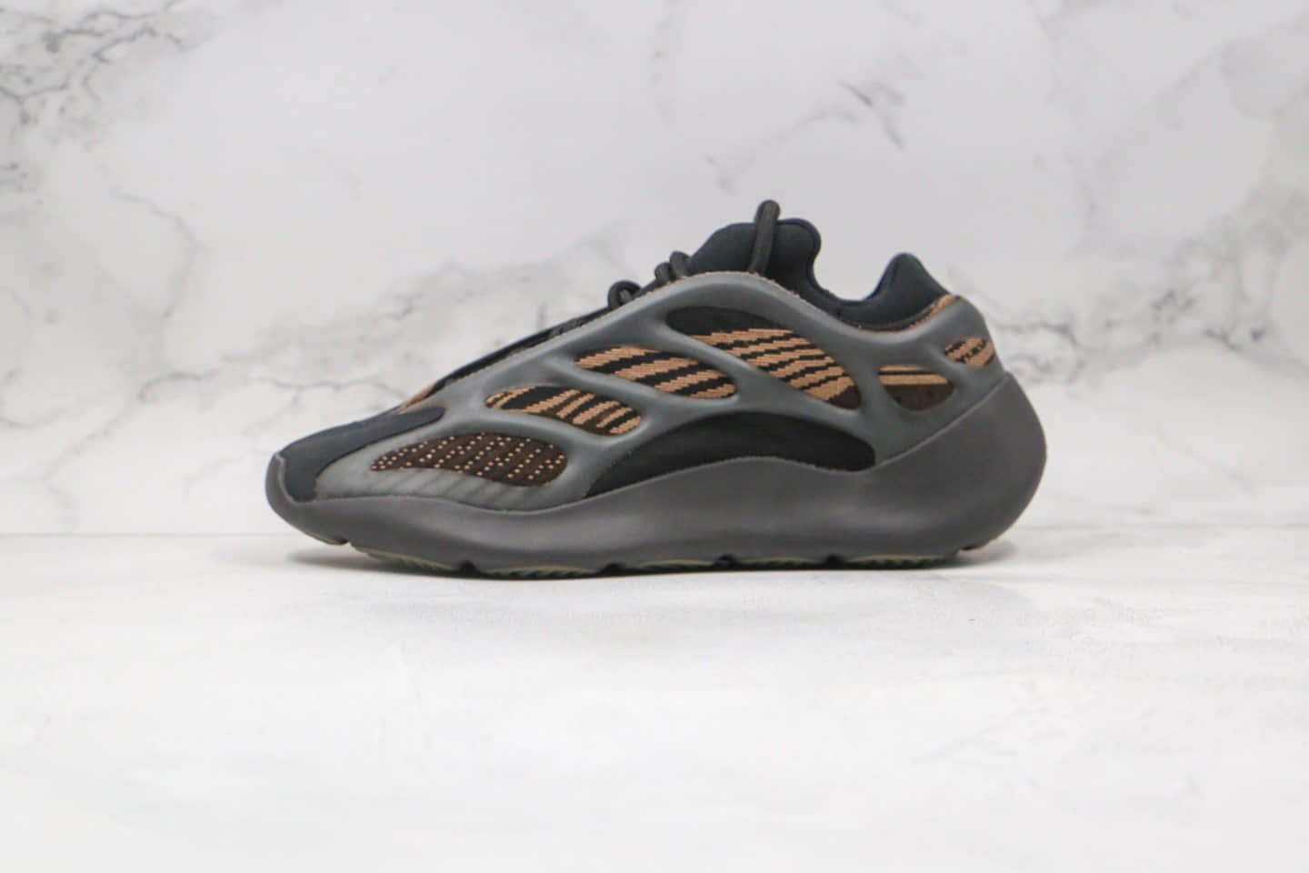 阿迪达斯Adidas yeezy 700V3纯原版本椰子700V3异形黑褐色爆米花跑鞋原档案数据开发原盒原标 (ID:55880) - 图片1