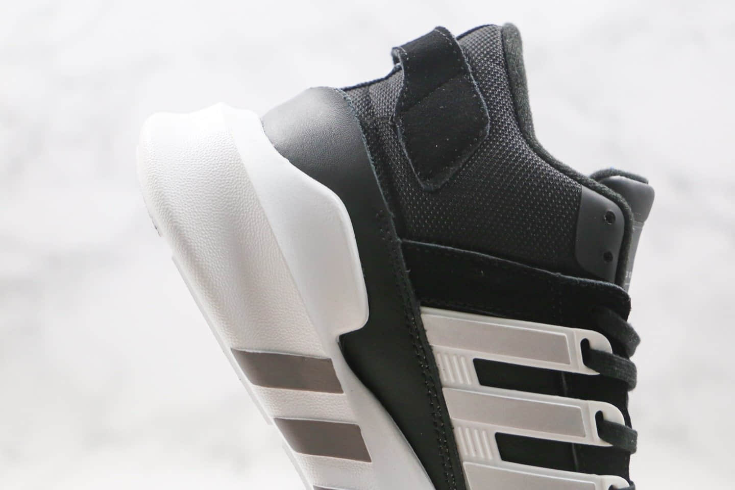 阿迪达斯Adidas EQT BASK ADV纯原版本三叶草支撑者系列皮面EQT黑白色复古慢跑鞋原鞋开模一比一打造 货号:FW4253