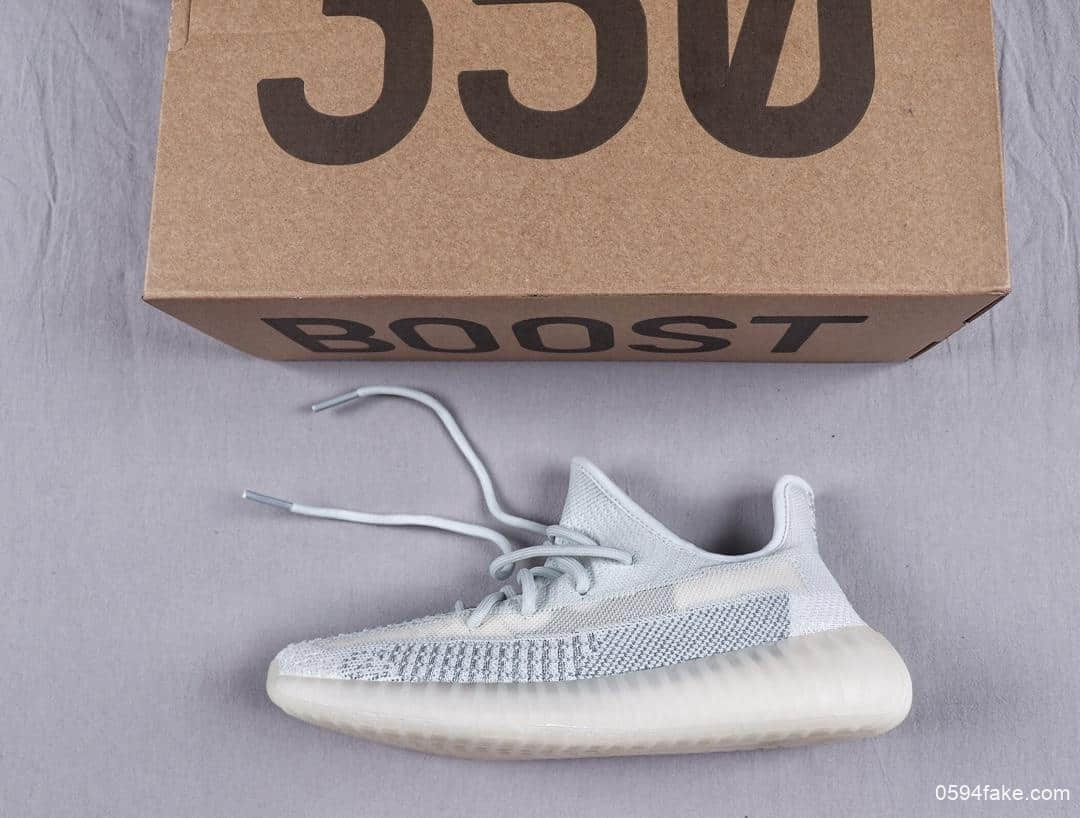 阿迪达斯Yeezy 350 Boost V2 Citrin Reflective椰子OG纯原全新冰蓝渐蓝拼接满天星侃爷椰子跑步鞋 货号:FW3043