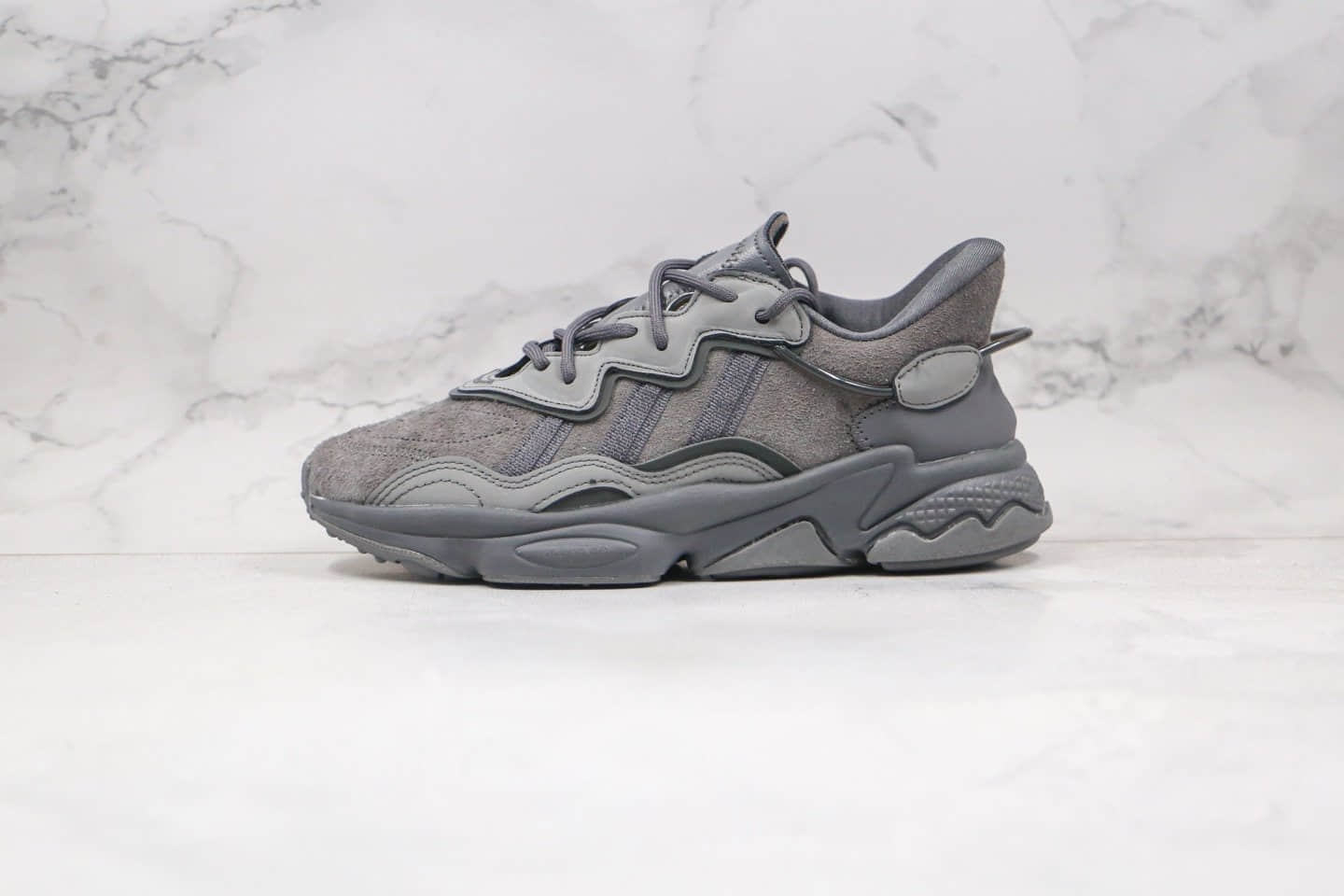 阿迪达斯adidas Originals Ozweego公司级版本简版椰子水管老爹鞋深灰色原纸版开发 货号:EG0547
