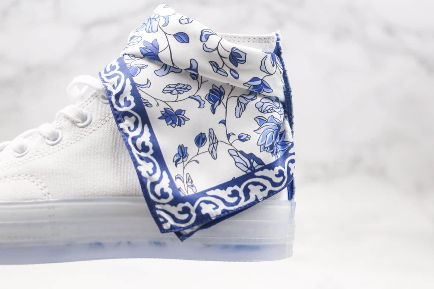 匡威Converse Chuck Taylor All Star 1970s x 张艺兴联名公司级版本高帮1970s帆布鞋印花丝巾白色青花瓷原鞋开模 货号:170624C