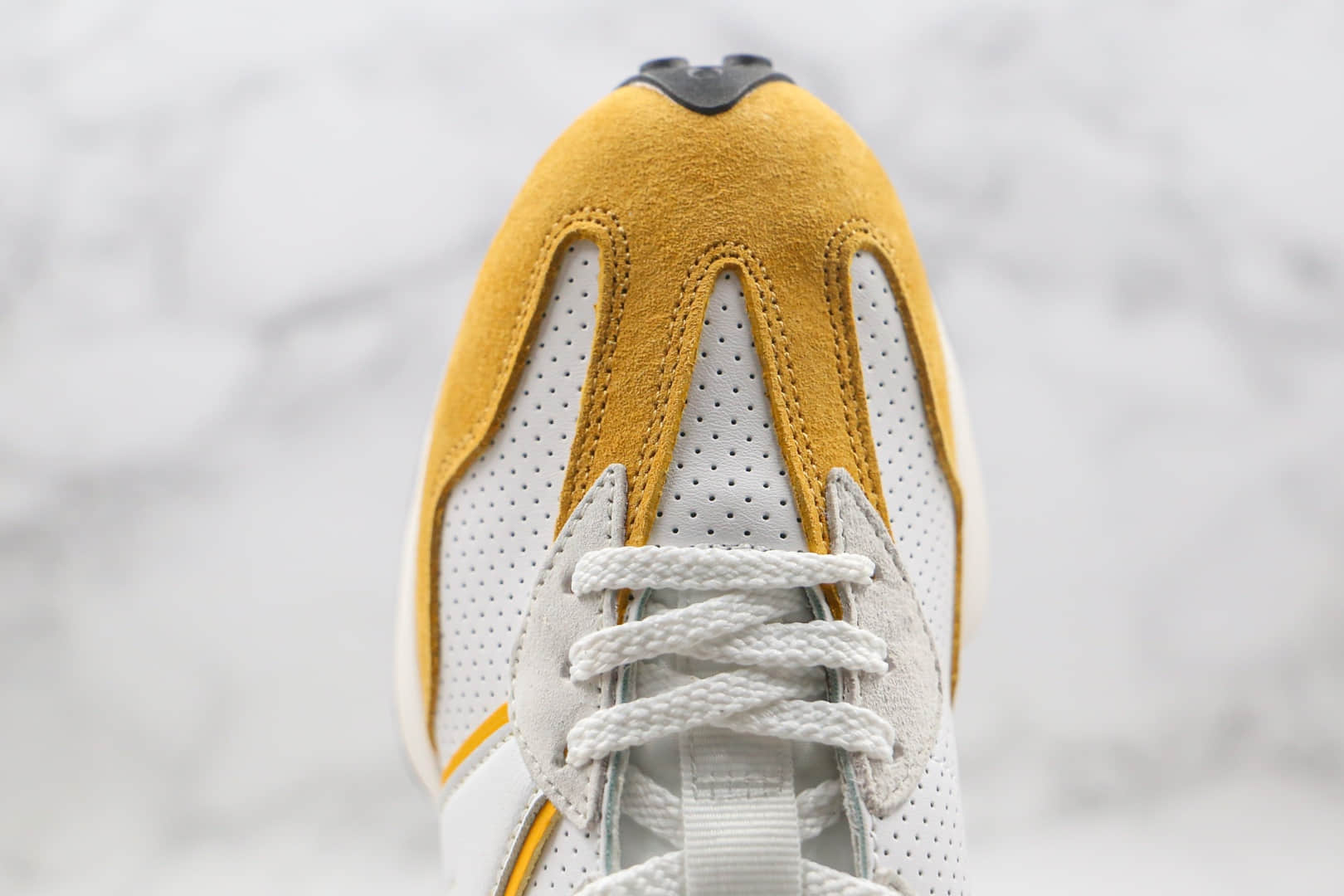 新百伦New Balance 327纯原版本复古慢跑鞋NB327白敏感内容原楦头纸板打造原盒原标 货号：MS327PG