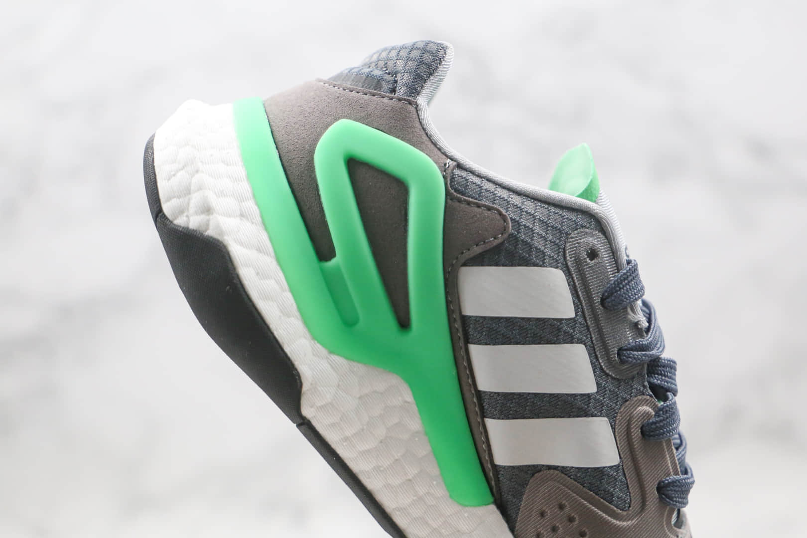 阿迪达斯Adidas Originals 2020 Day Jogger Boost纯原版本夜行者二代灰绿色爆米花跑鞋原档案数据开发 货号:FW4868