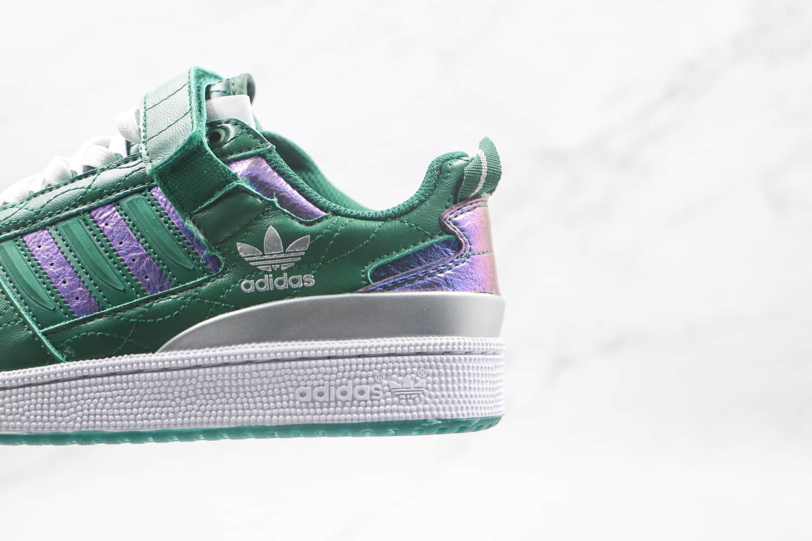 阿迪达斯Adidas Forum Low纯原版本低帮三叶草绿镭射银魔术贴板鞋原盒原标原档案数据开发 货号:H04189