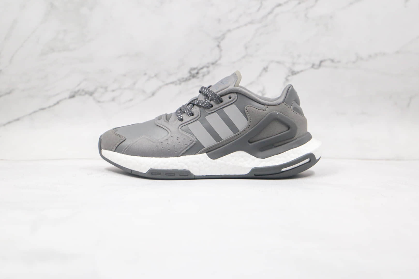 阿迪达斯Adidas Originals 2020 Day Jogger Boost 2020纯原版本夜行者二代皮面碳灰爆米花跑鞋原盒原标 货号:FW4822