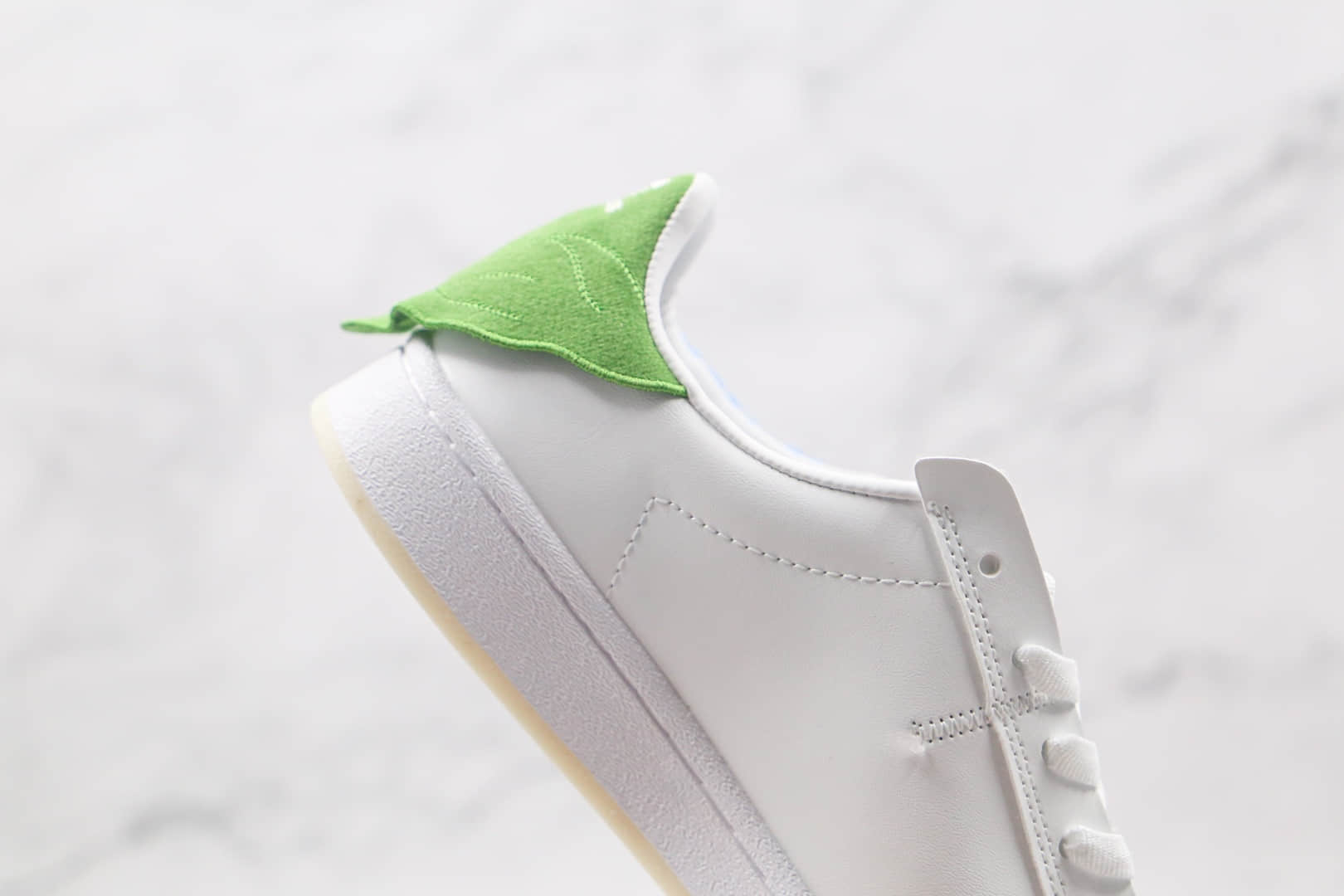 阿迪达斯Adidas originals Superstar Bee With You x Melting Sadness联名款纯原版本三叶草贝壳头红蓝绿白情人节限定小蜜蜂花朵绿叶板鞋原盒原标 货号:GZ2662