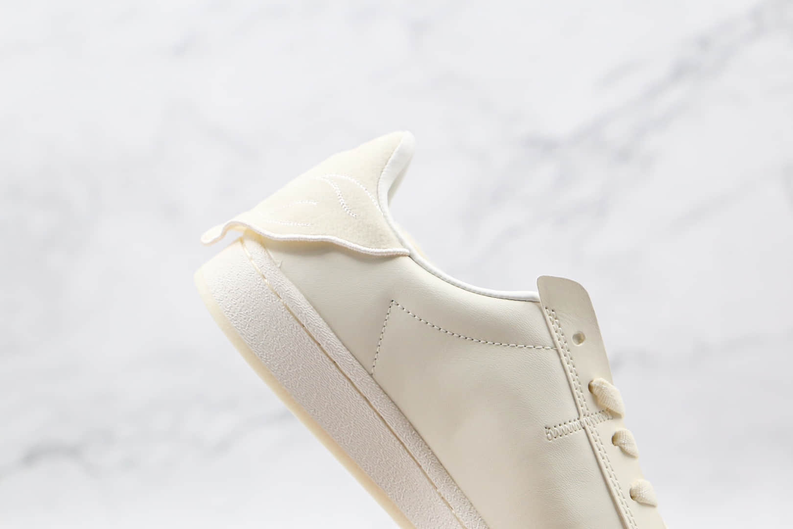 阿迪达斯Adidas Originals Superstar Bee With You x Melting Sadness纯原版本三叶草贝壳头米白敏感内容人节限定板鞋原档案数据开发 货号:GZ2674