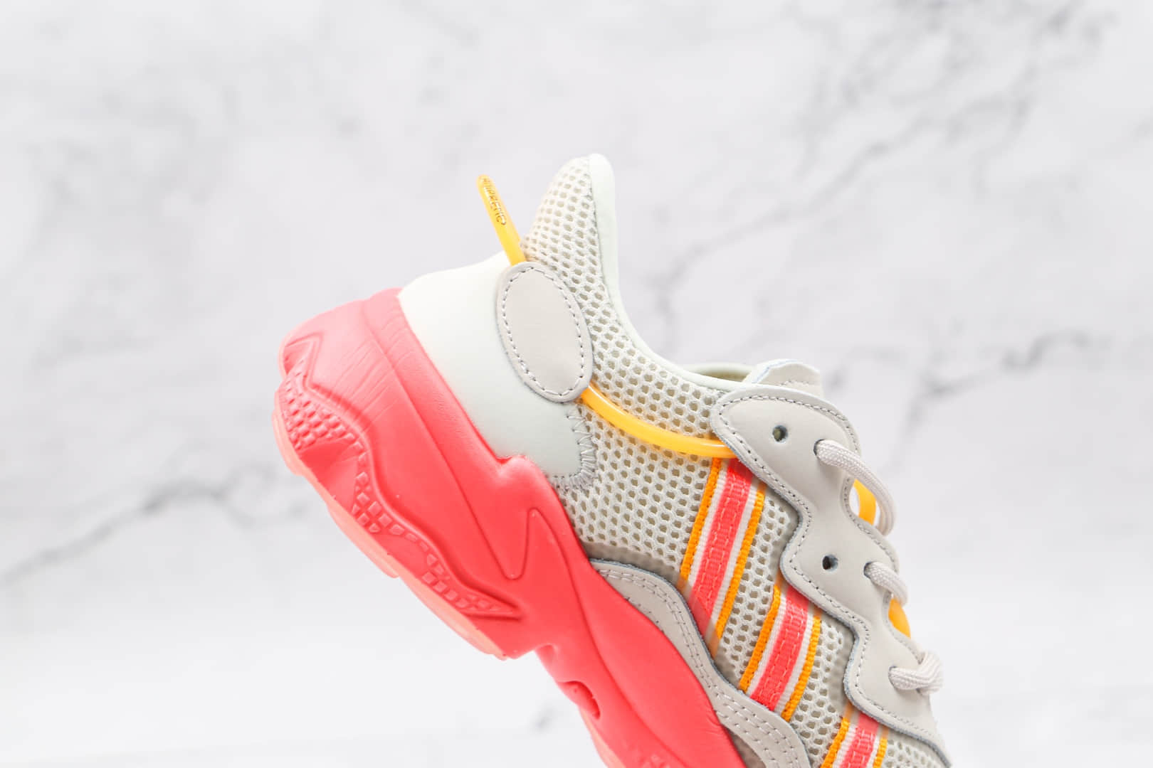 阿迪达斯Adidas OZWEEGO 2021纯原版本水管灰白粉色复古老爹鞋原盒原标 货号:FV9747