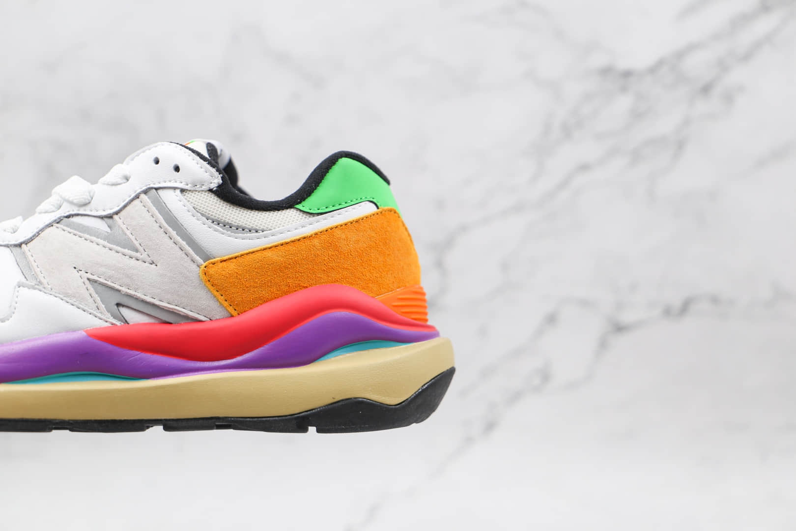 新百伦New Balance 5740纯原版本复古NB5740白彩虹彩色拼接慢跑鞋原鞋开模一比一打造 货号:W5740LA