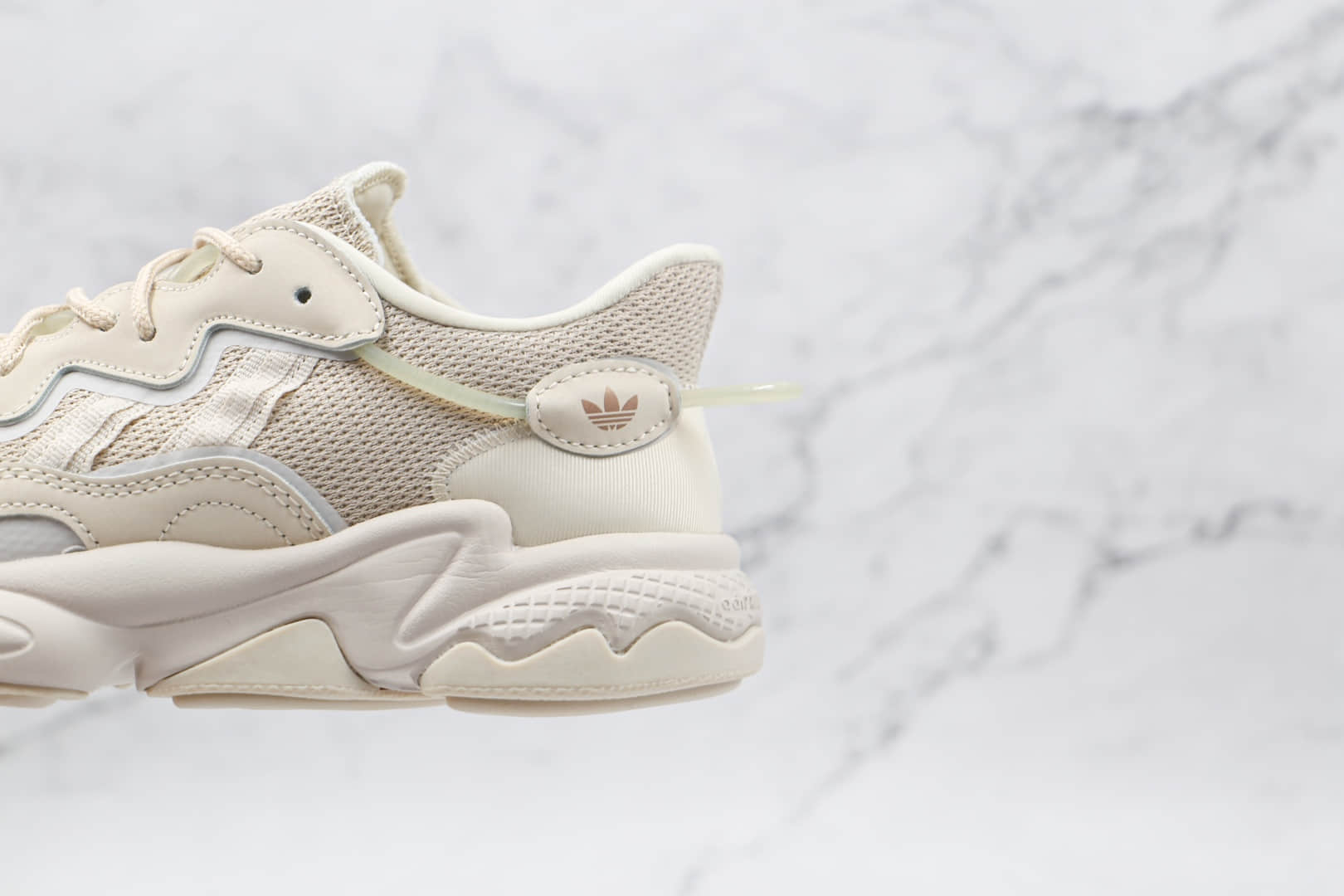 阿迪达斯Adidas Originals Ozweego纯原版本米白色水管老爹鞋3M网面复古休闲鞋原盒原标 货号:Q46167