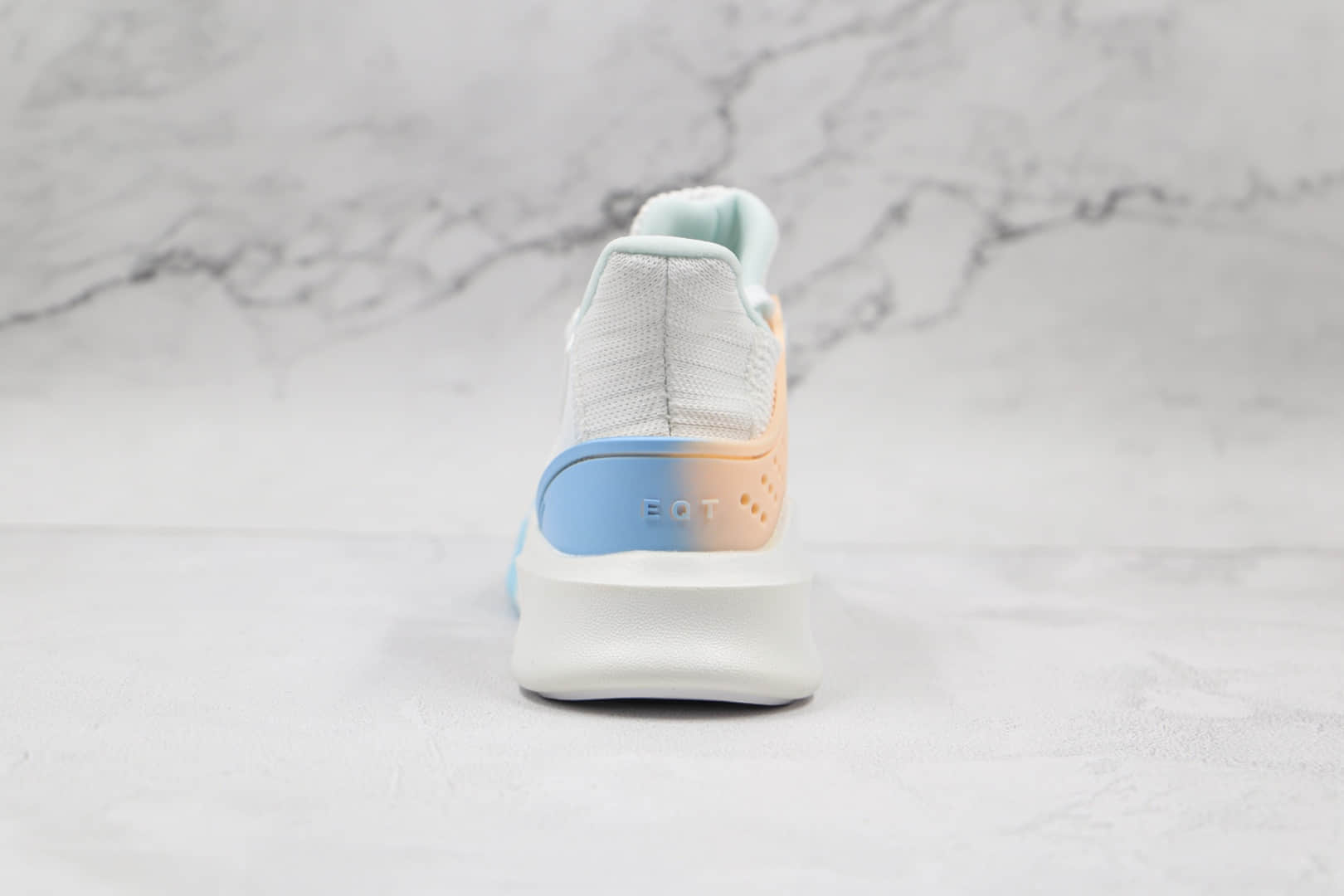 阿迪达斯Adidas EQT BASK ADV纯原版本三叶草支撑者系列白蓝粉敏感内容鸳鸯阴阳复古慢跑鞋原档案数据开发 货号：FZ0215