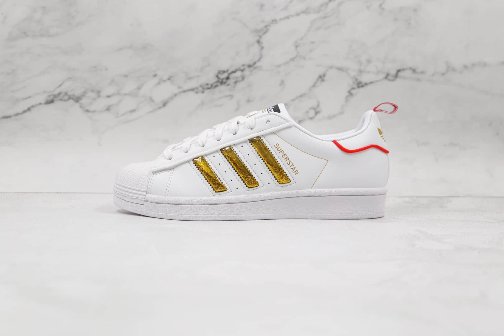 阿迪达斯Adidas Originals Superstars White Red Laceless纯原版本三叶草贝壳头白金色板鞋原档案数据开发 (ID:64309) - 图片1