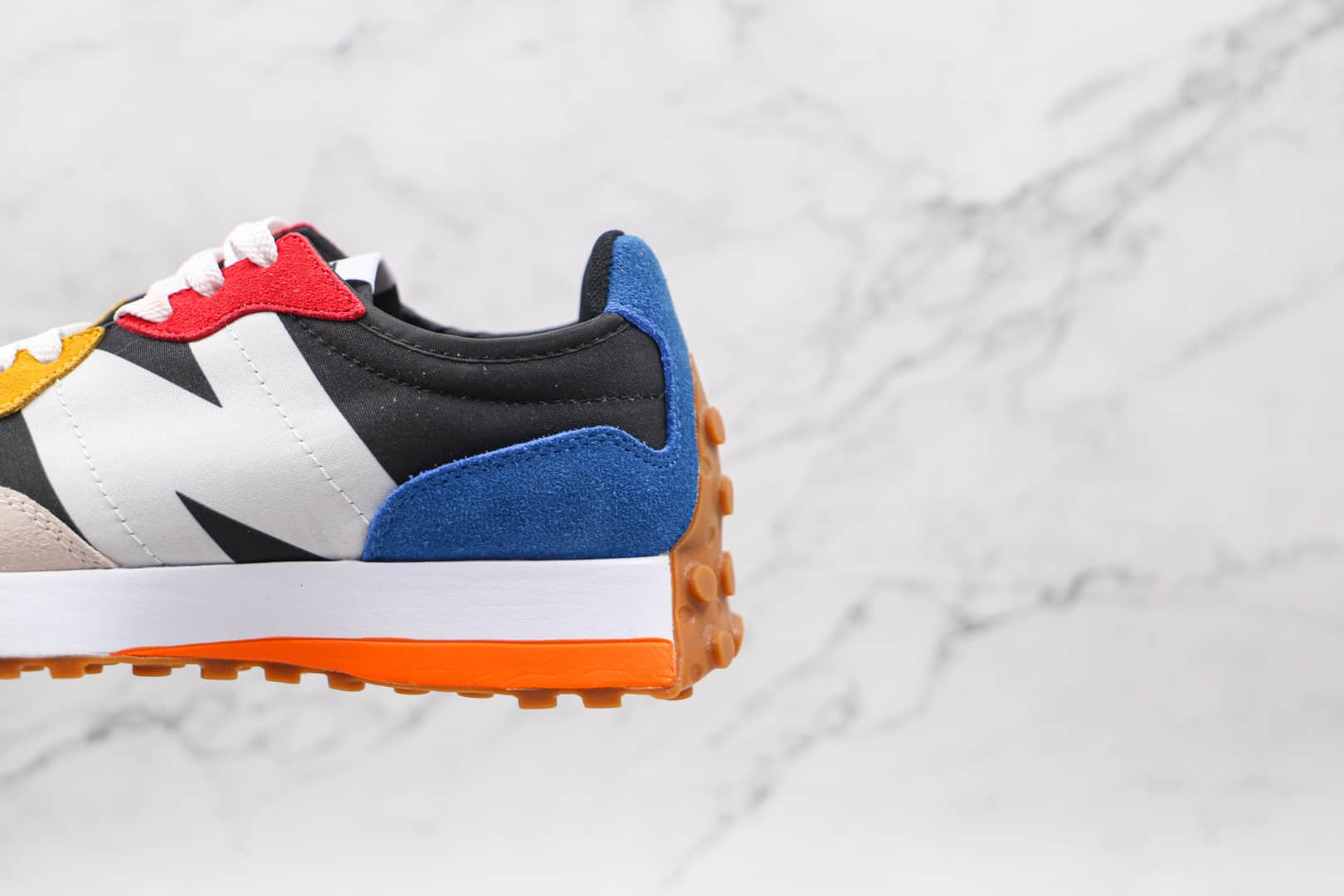 新百伦New Balance 327纯原版本布面白黑蓝红敏感内容彩色拼接NB327复古慢跑鞋原鞋开模一比一打造 货号：MS327PBB